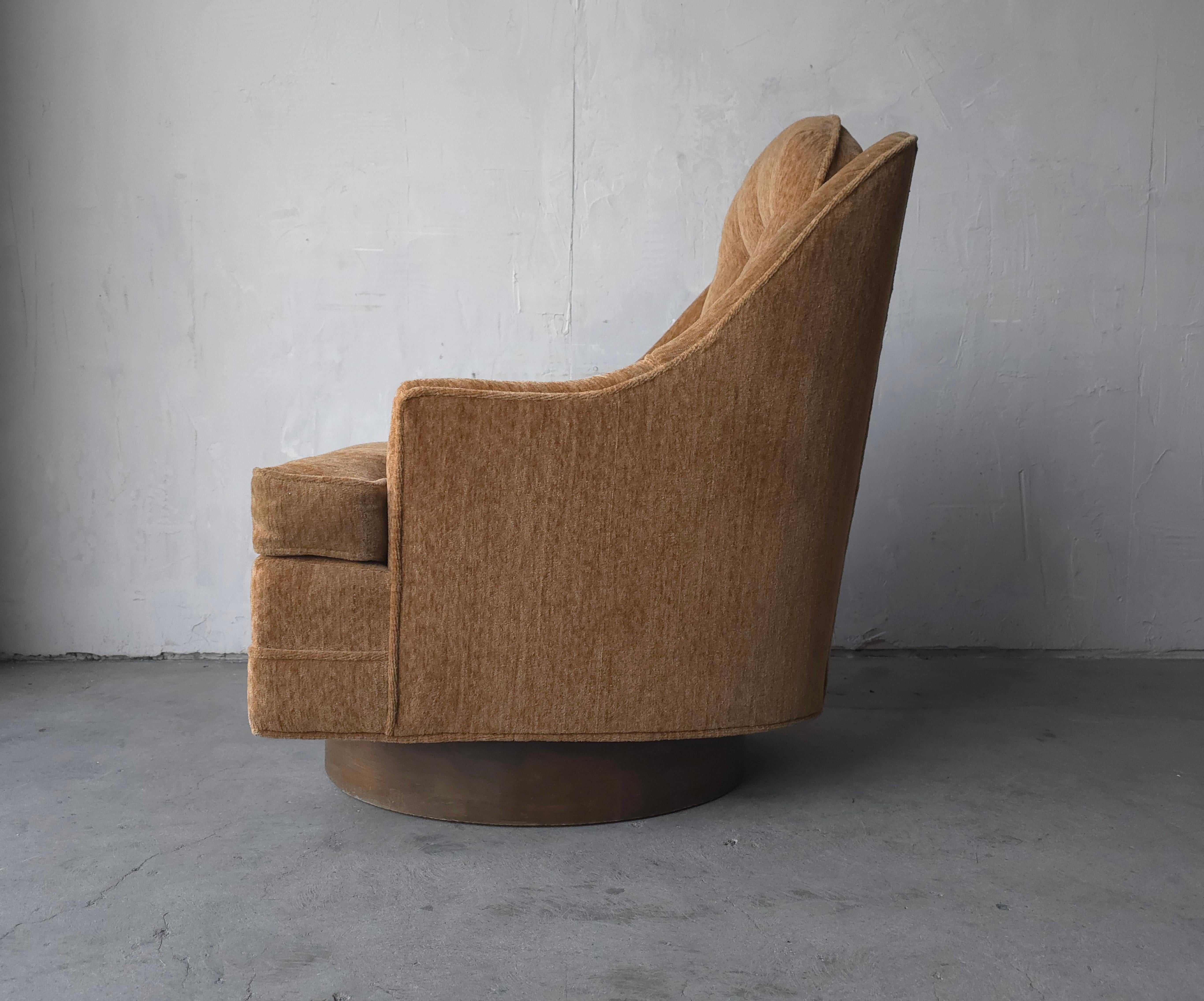 Mid Century Sculptural High Back Drehstuhl im Zustand „Gut“ im Angebot in Las Vegas, NV
