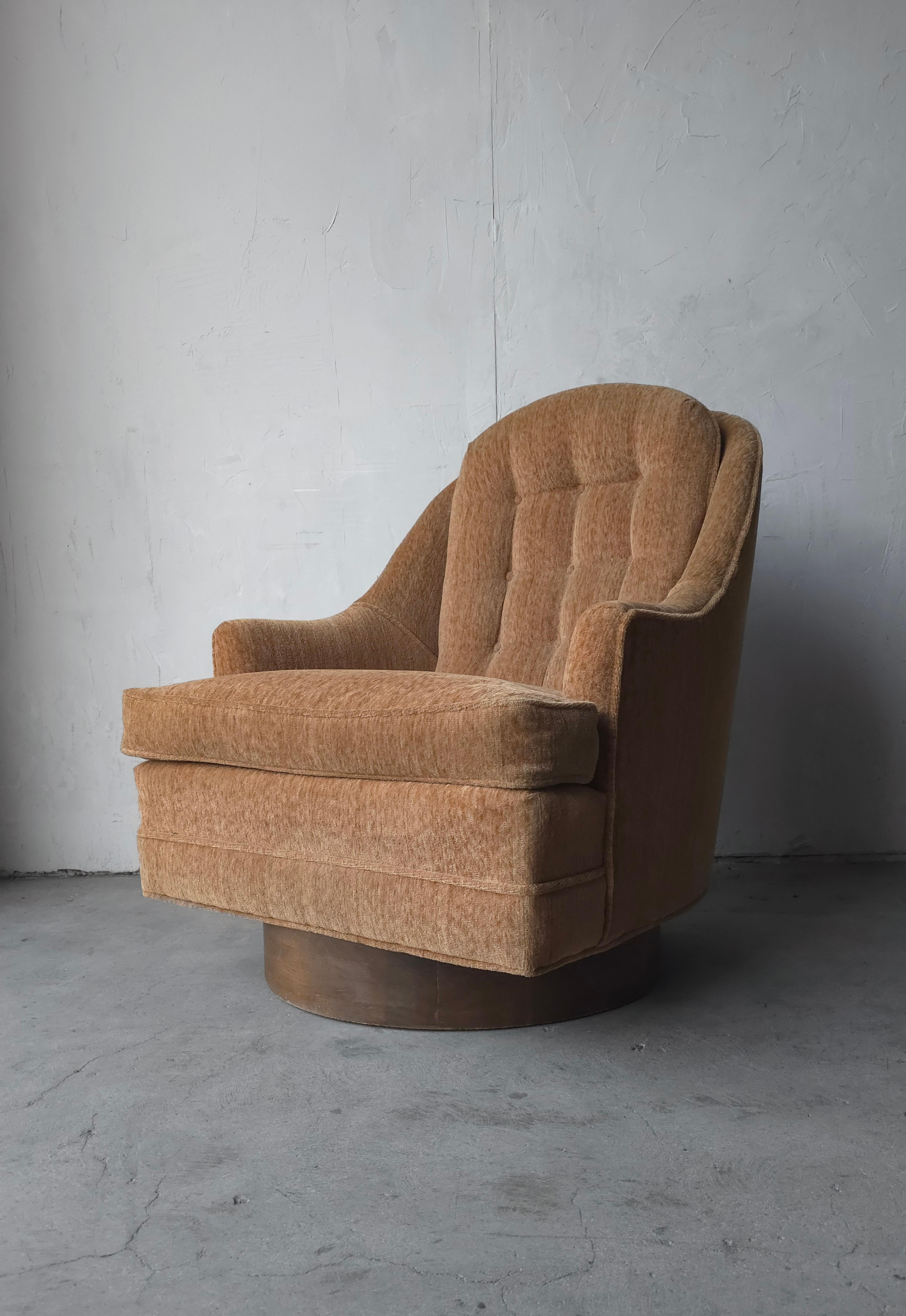 Mid Century Sculptural High Back Drehstuhl im Angebot