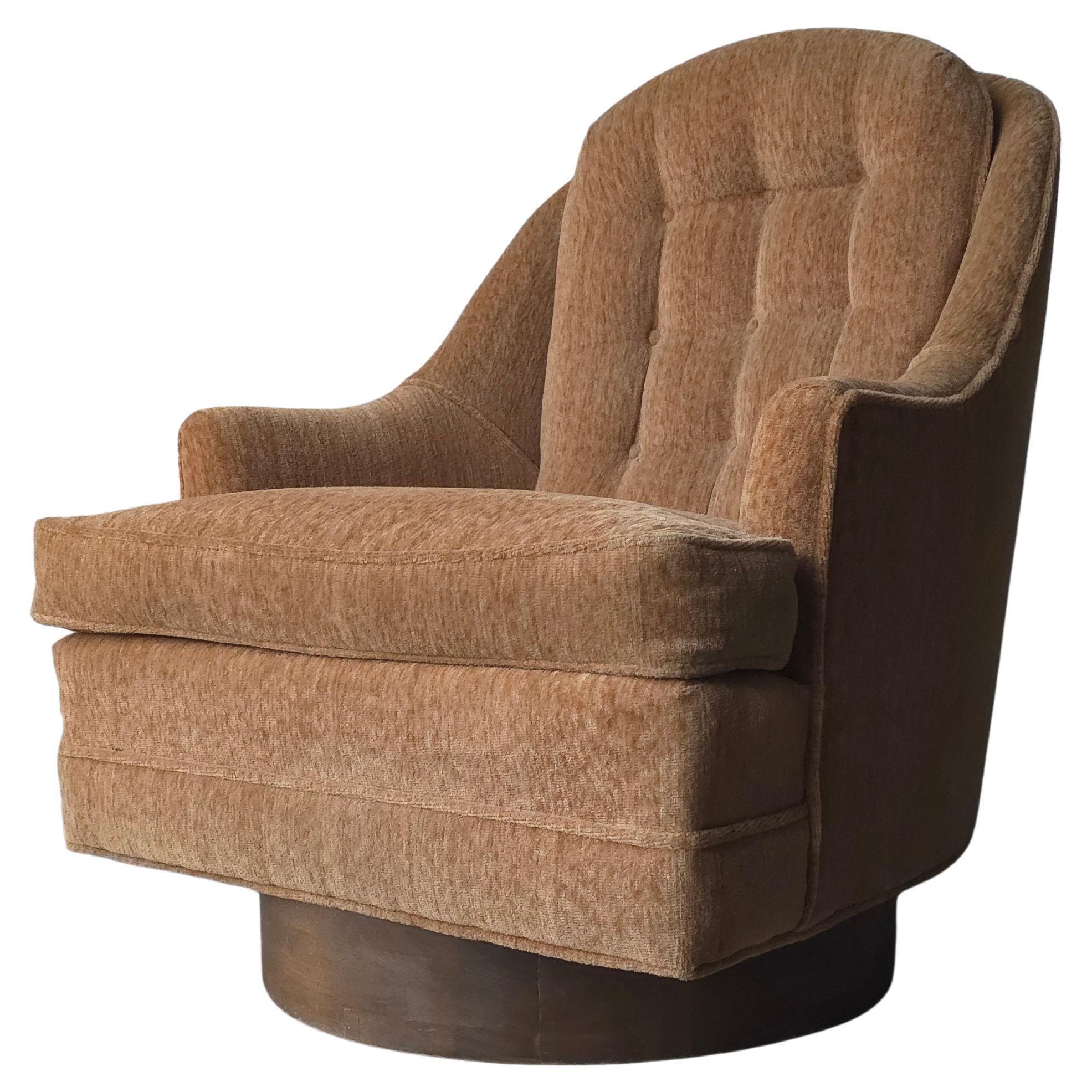 Chaise pivotante sculpturale à haut dossier du milieu du siècle dernier