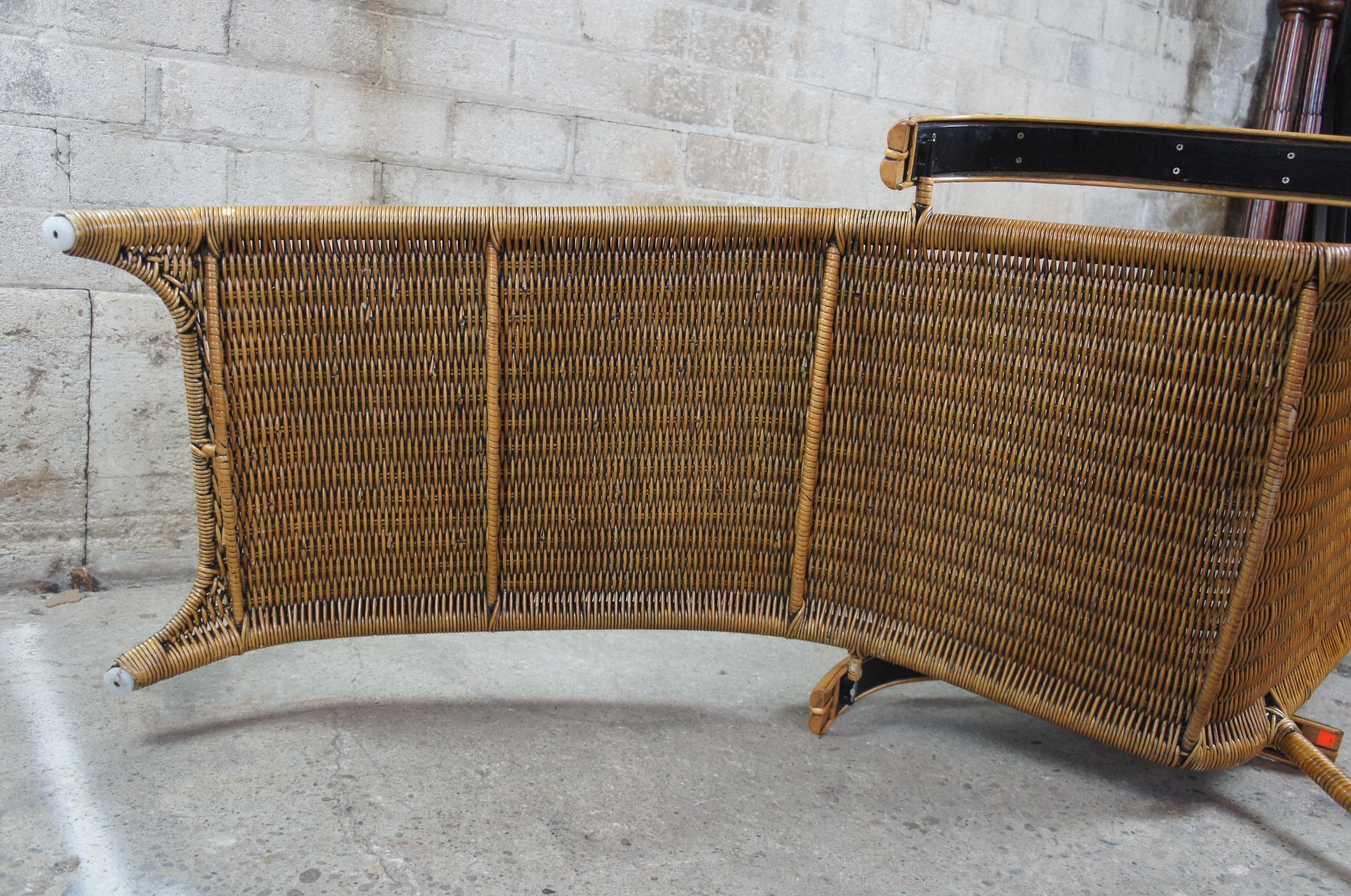 Midcentury Sculptural Italian Modern Cane and Bamboo Chaise Lounge Patio Chair 7