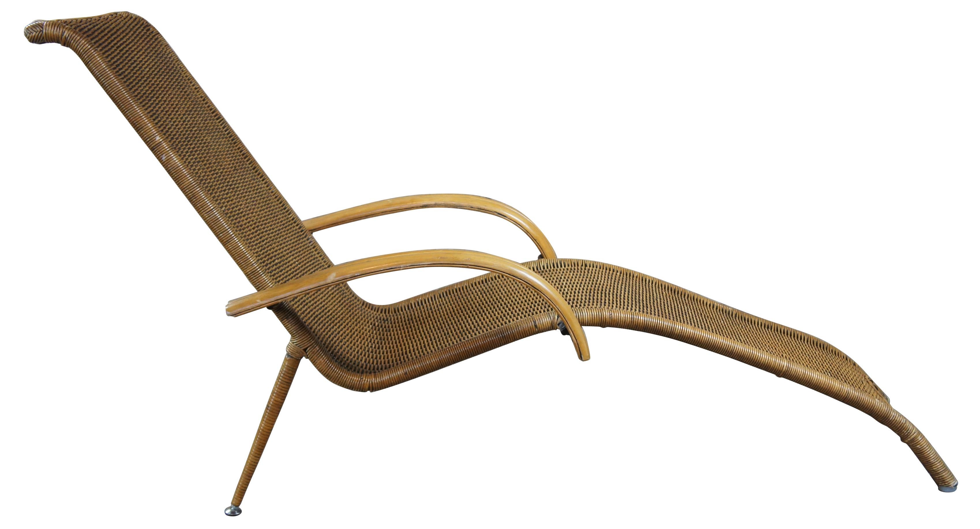 Bauhaus Midcentury Sculptural Italian Modern Cane and Bamboo Chaise Lounge Patio Chair