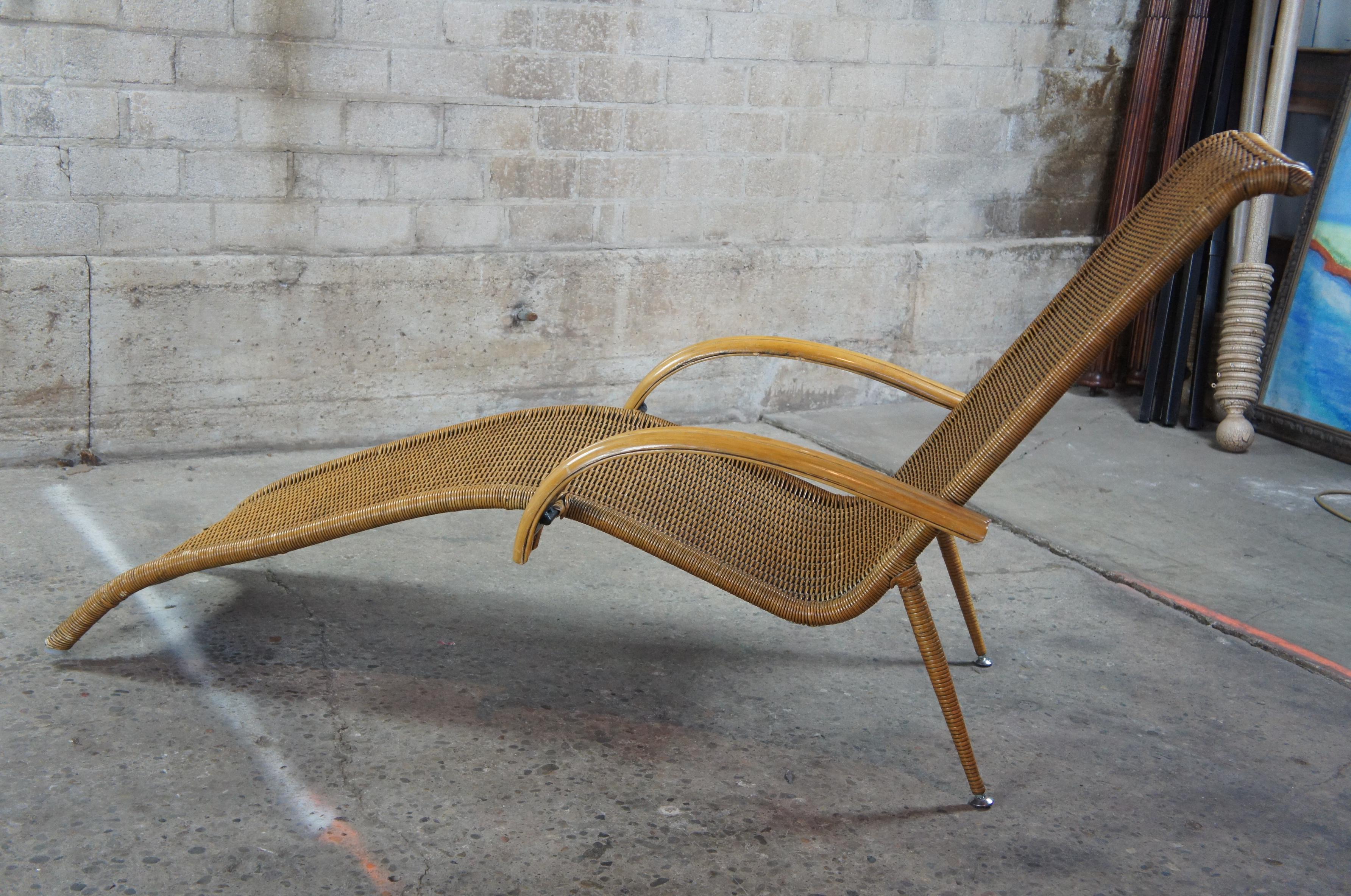 Midcentury Sculptural Italian Modern Cane and Bamboo Chaise Lounge Patio Chair 1