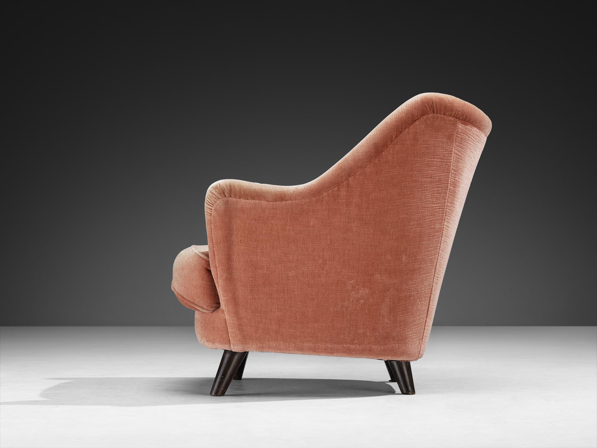 Silla de salón escultural de mediados de siglo con reposabrazos integrados Moderno de mediados de siglo en venta