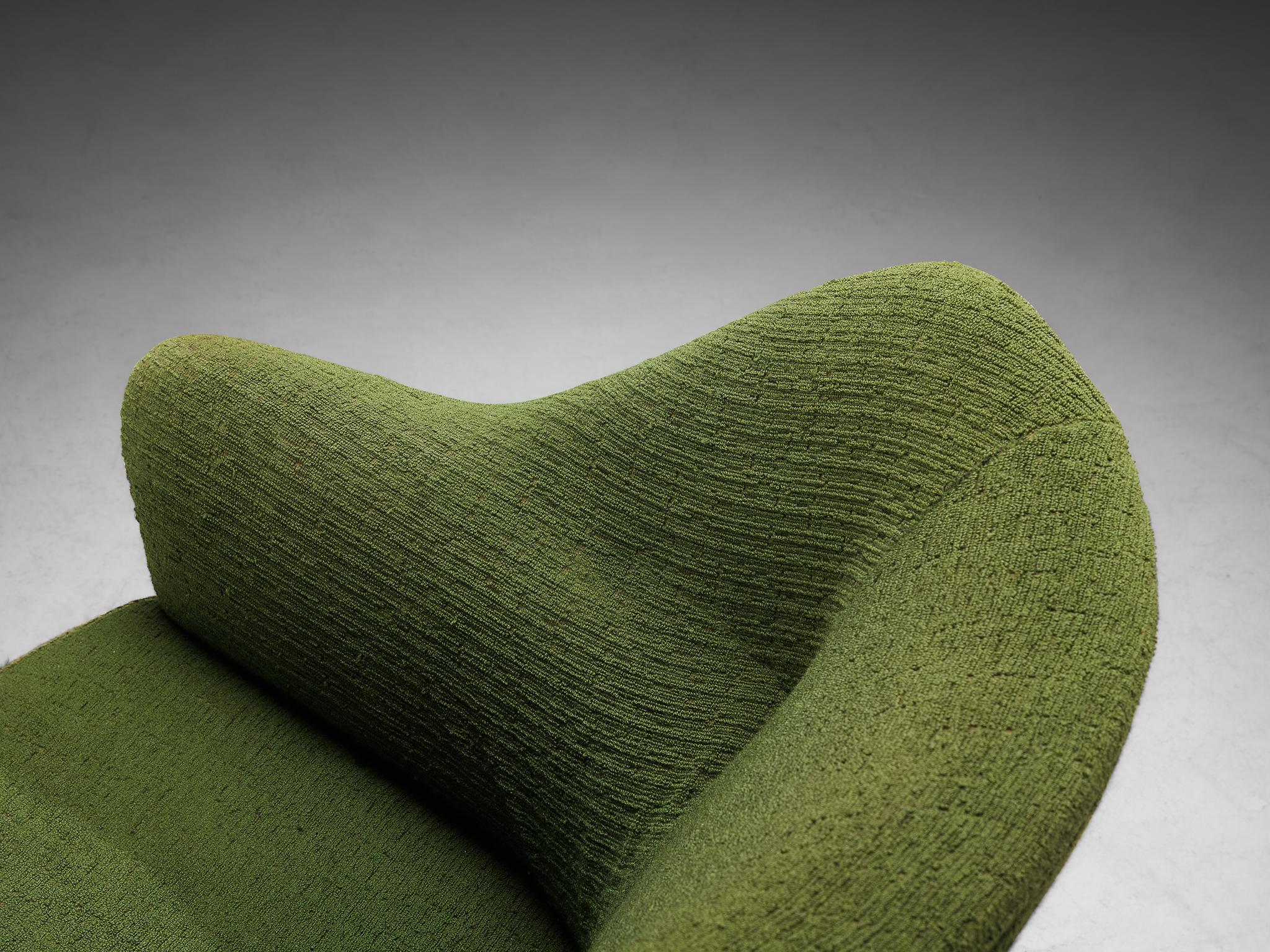 Chaise longue sculpturale du milieu du siècle avec accoudoirs intégrés en vente 1