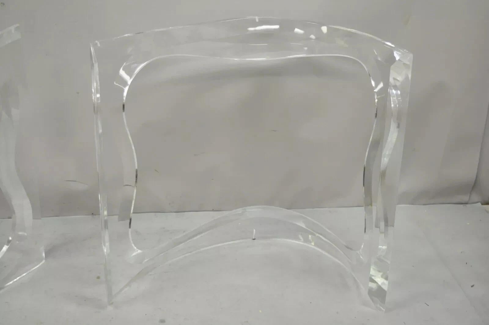 Pareja de bases de mesa de comedor de doble pedestal de lucita escultórica de mediados de siglo en venta 3
