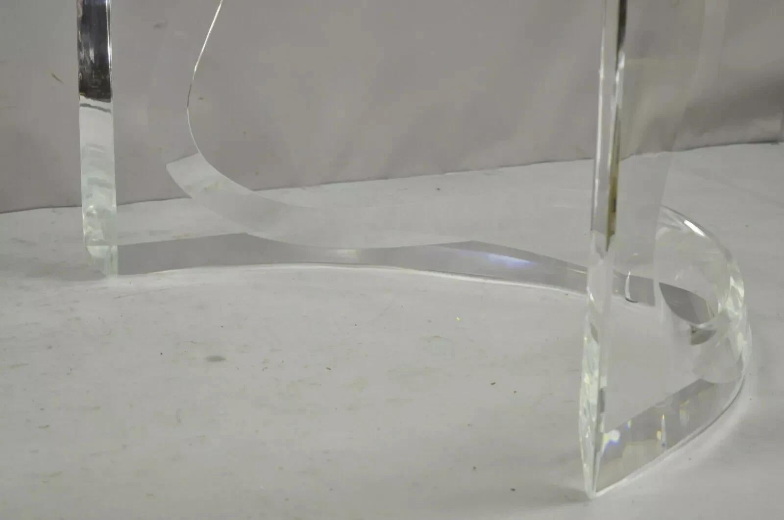 Pareja de bases de mesa de comedor de doble pedestal de lucita escultórica de mediados de siglo Lucite en venta