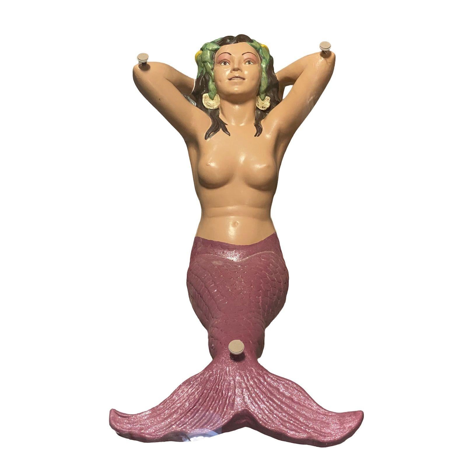 Table de cocktail sculpturale sirène nue du milieu du siècle avec plateau en verre biomorphique en vente 1