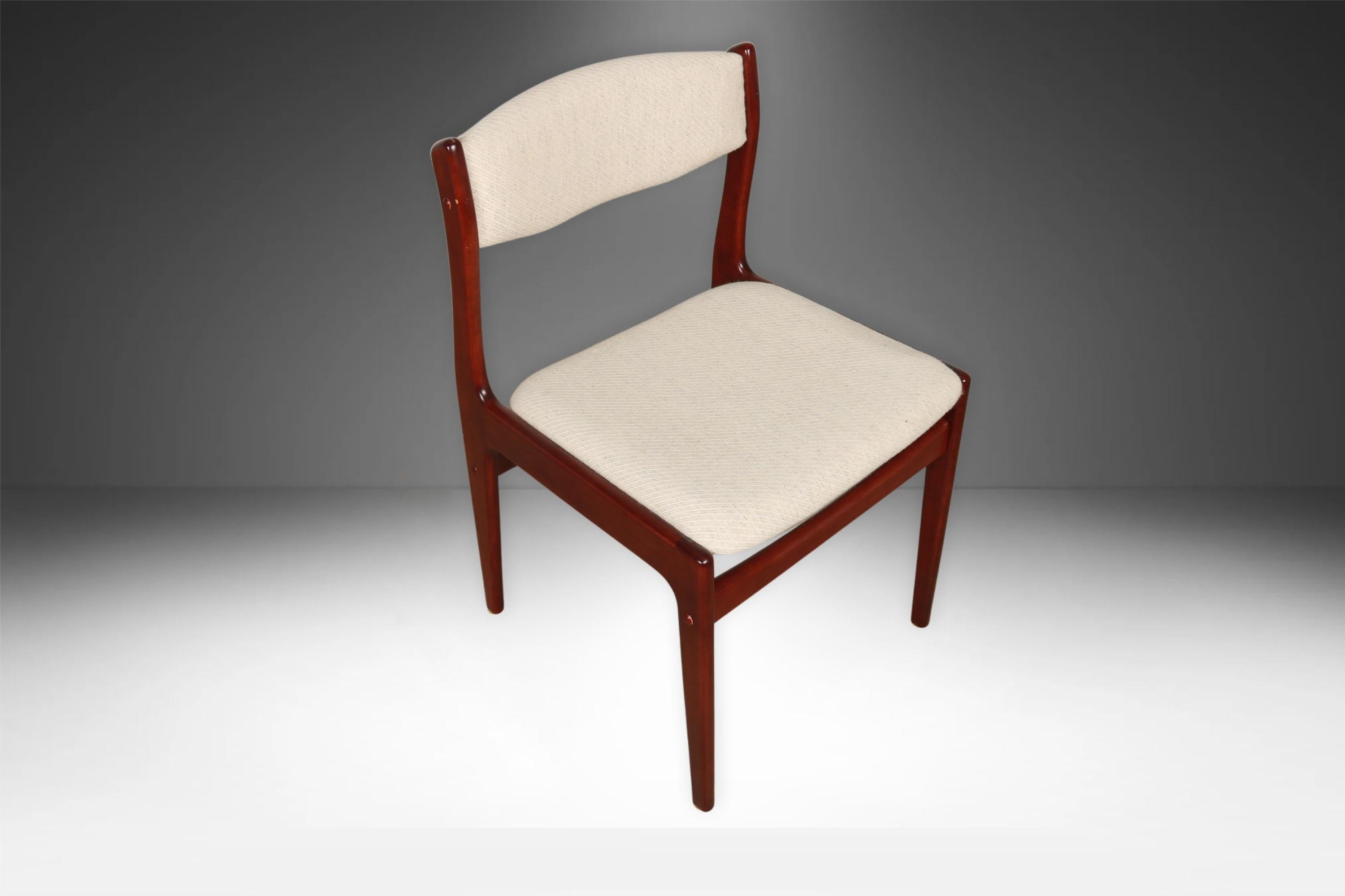 Chaises de salle à manger sculpturales en palissandre du milieu du siècle dernier en vente 5