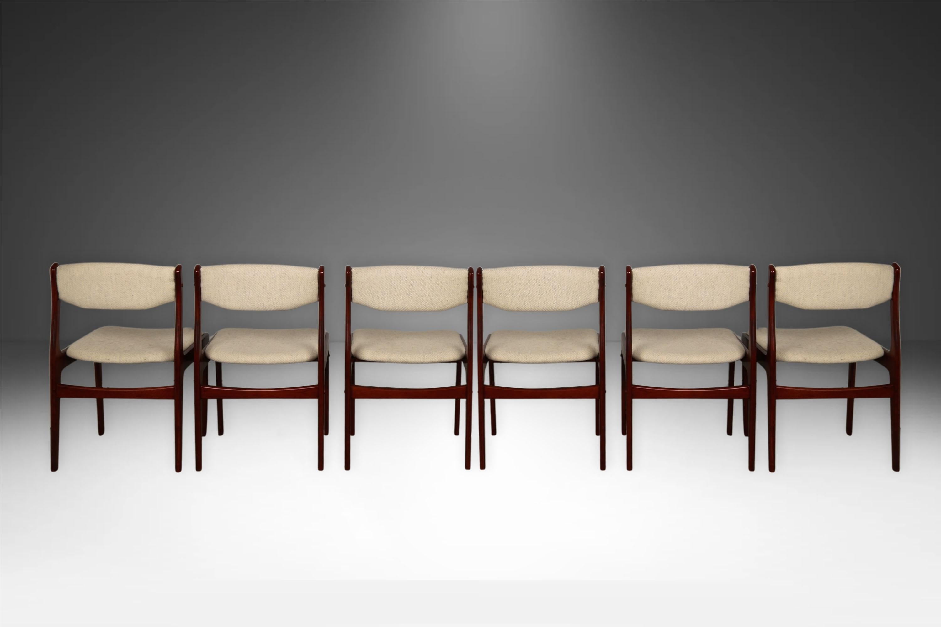 Mid-Century Modern Chaises de salle à manger sculpturales en palissandre du milieu du siècle dernier en vente