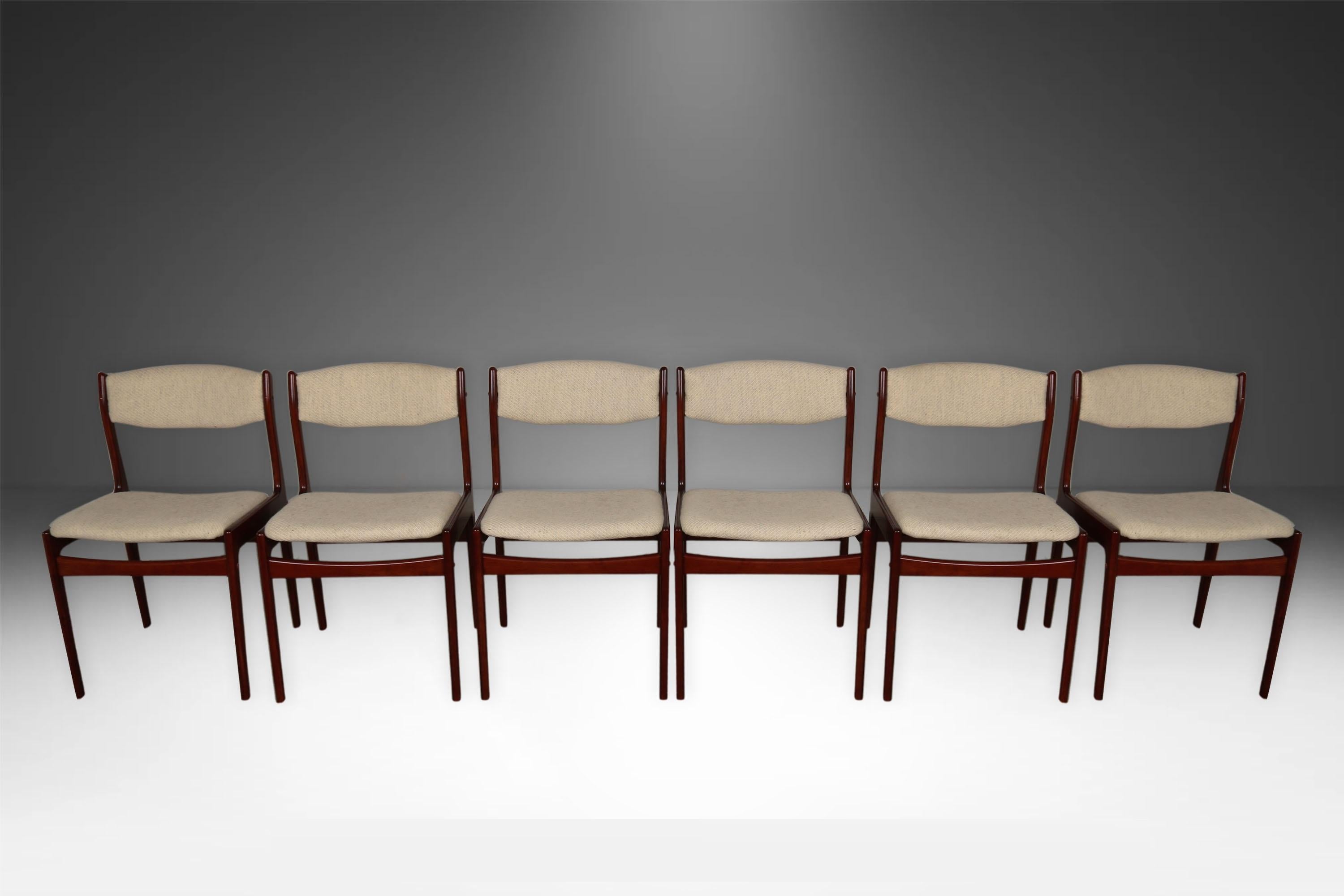 Chaises de salle à manger sculpturales en palissandre du milieu du siècle dernier État moyen - En vente à Baltimore, MD