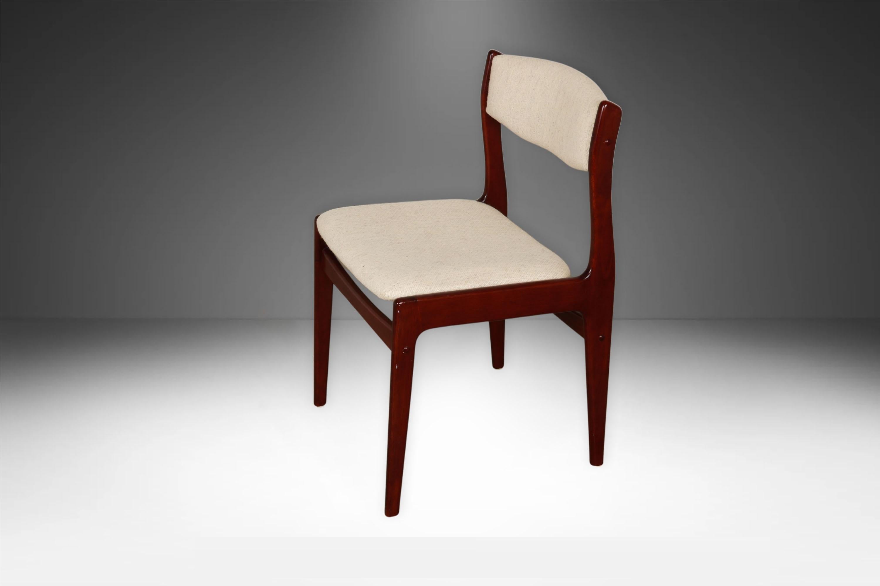 Chaises de salle à manger sculpturales en palissandre du milieu du siècle dernier en vente 1