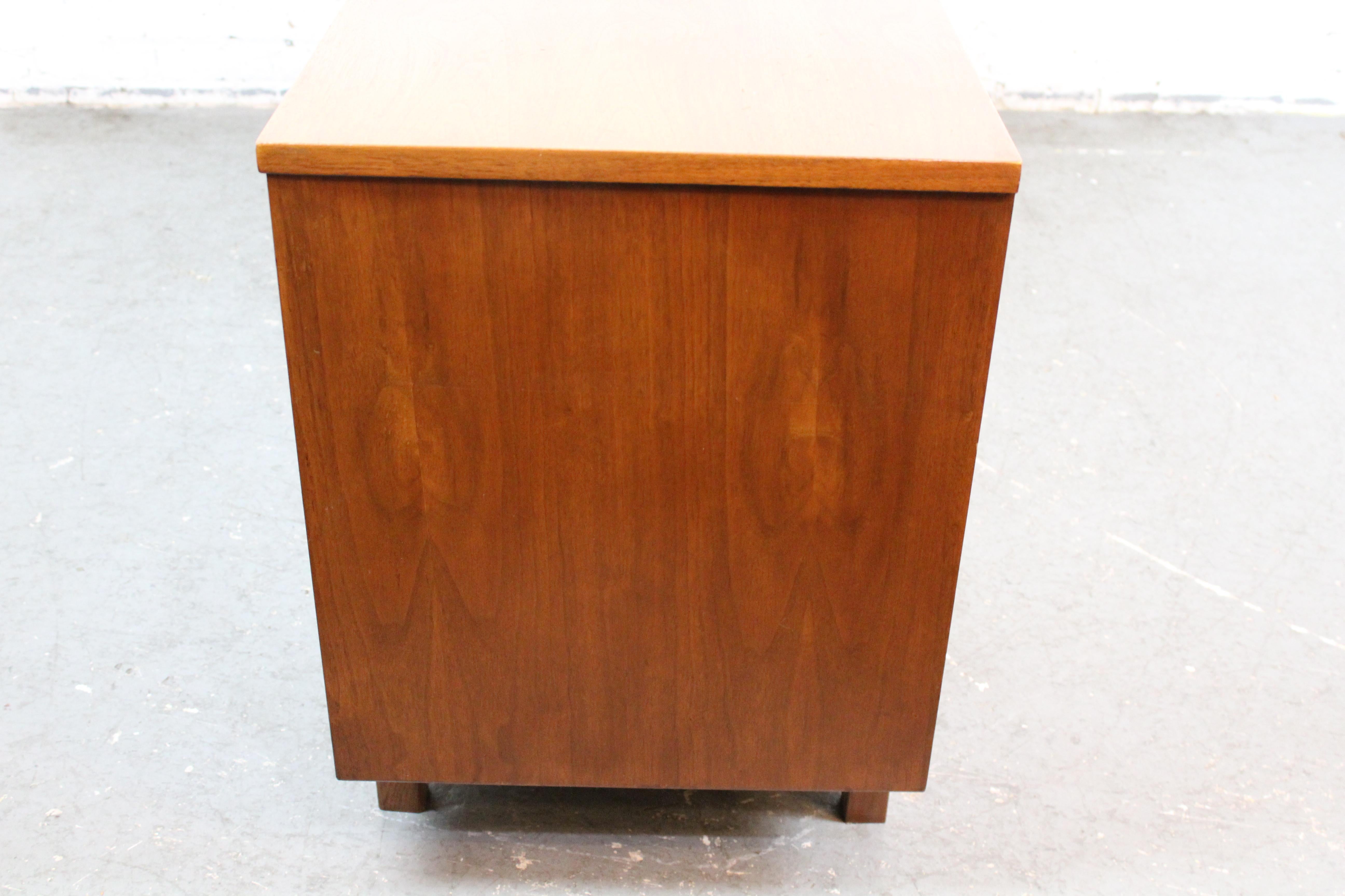 Buffet sculptural du milieu du siècle dernier par Dixie Furniture of Lexington en vente 6