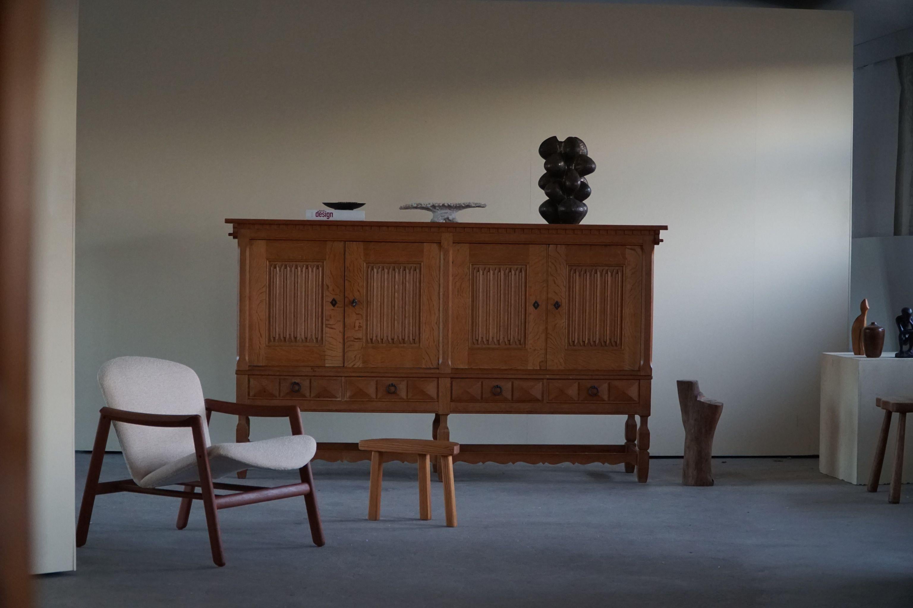 Mid Century Sculptural Sideboard in Solid Oak, by a Danish Cabinetmaker, 1950s In Good Condition For Sale In Odense, DK