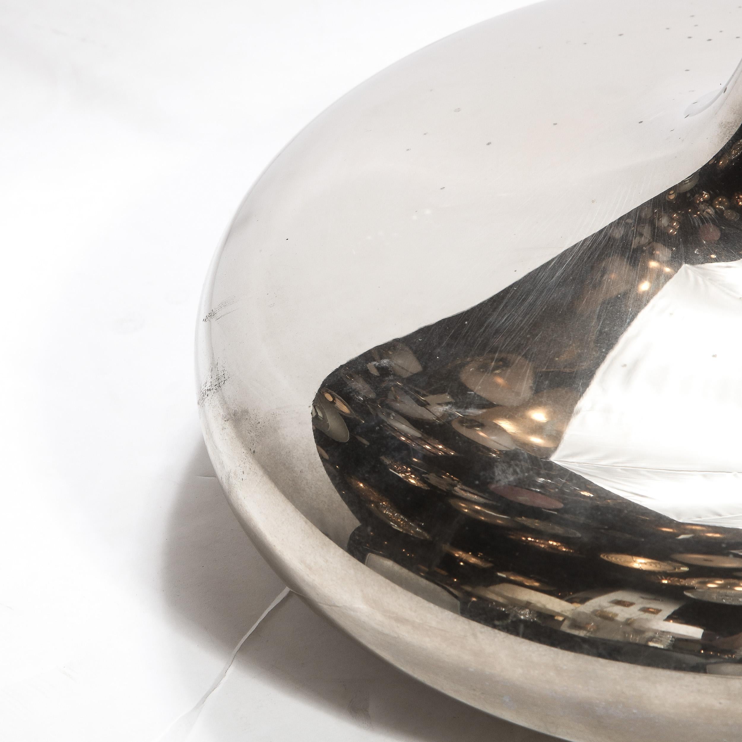 Vase sinueux sculptural mi-siècle avec col allongé en chrome poli Bon état - En vente à New York, NY