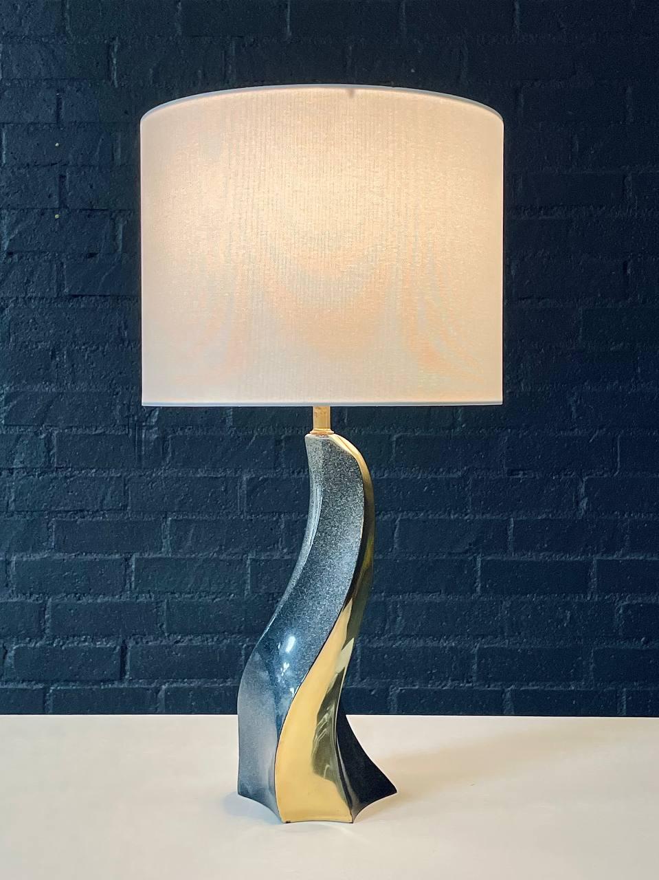 American Mid-Century Sculptural Spiral Glazed & Polished Brass Table Lamp For Sale
