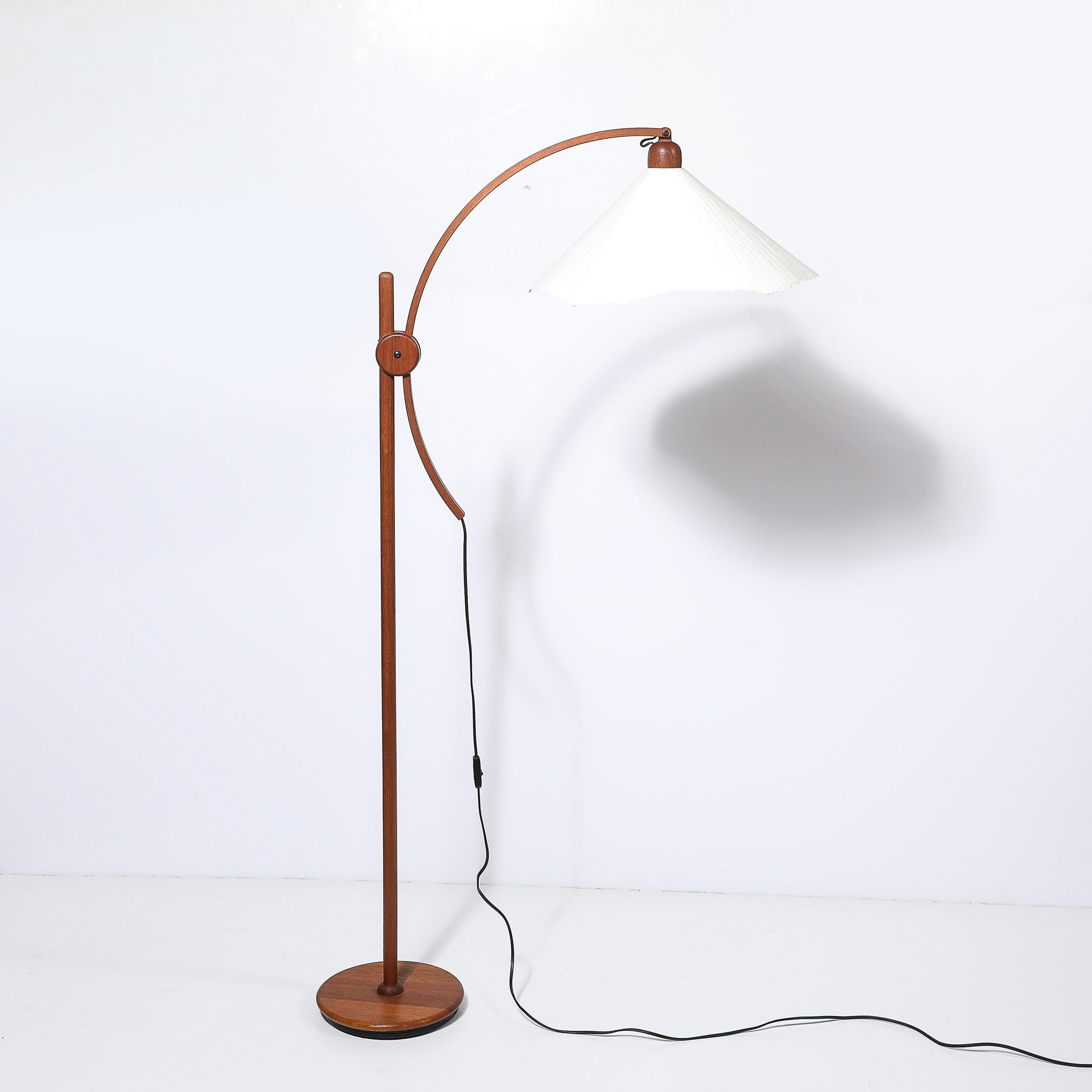 Lampada da terra regolabile in teak scultoreo di metà secolo con paralume in carta d'archivio personalizzato in vendita 6
