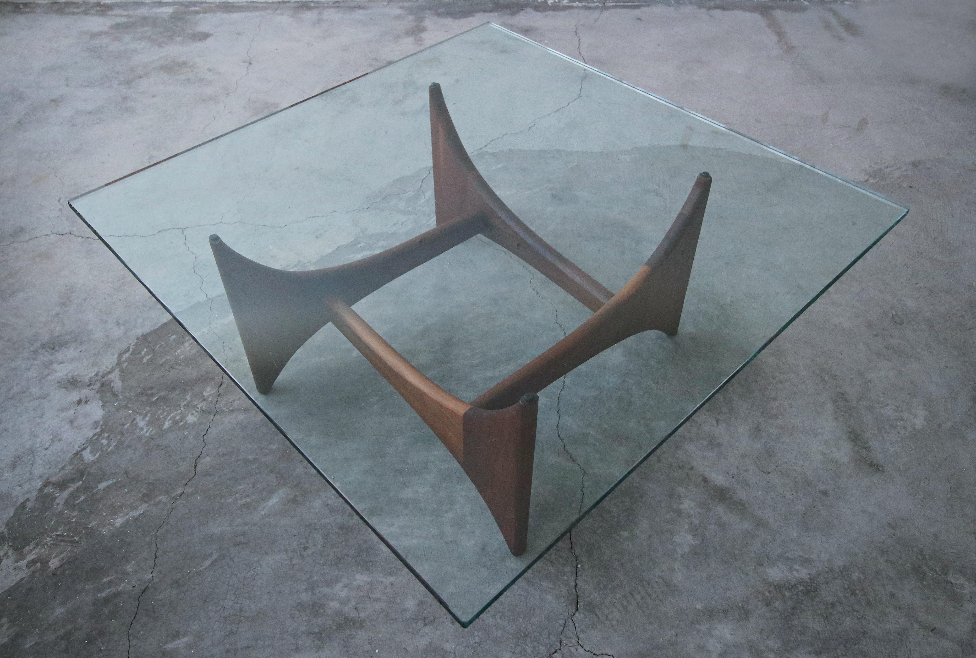 Midcentury Sculptural Walnut Coffee Table by Adrian Pearsall In Good Condition In Las Vegas, NV