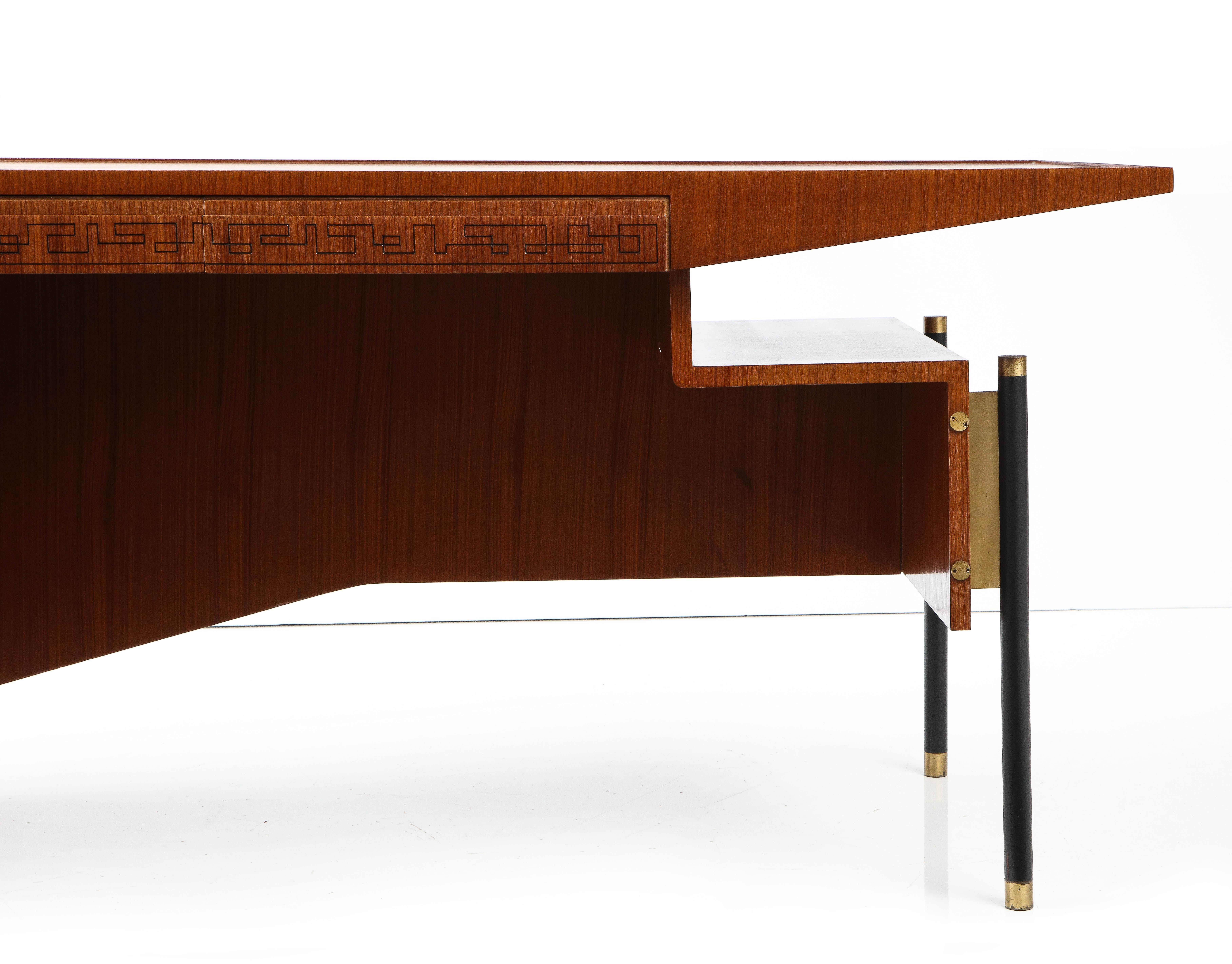 Mid-Century Modern Midcentury Sculptural Writing Desk in the Style of Ico Parisi, Italy, circa 1960 For Sale