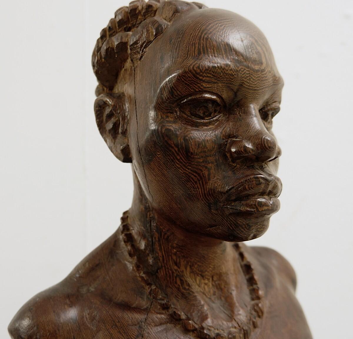Mid century sculpture African bust in wenge - Congo 1960s.