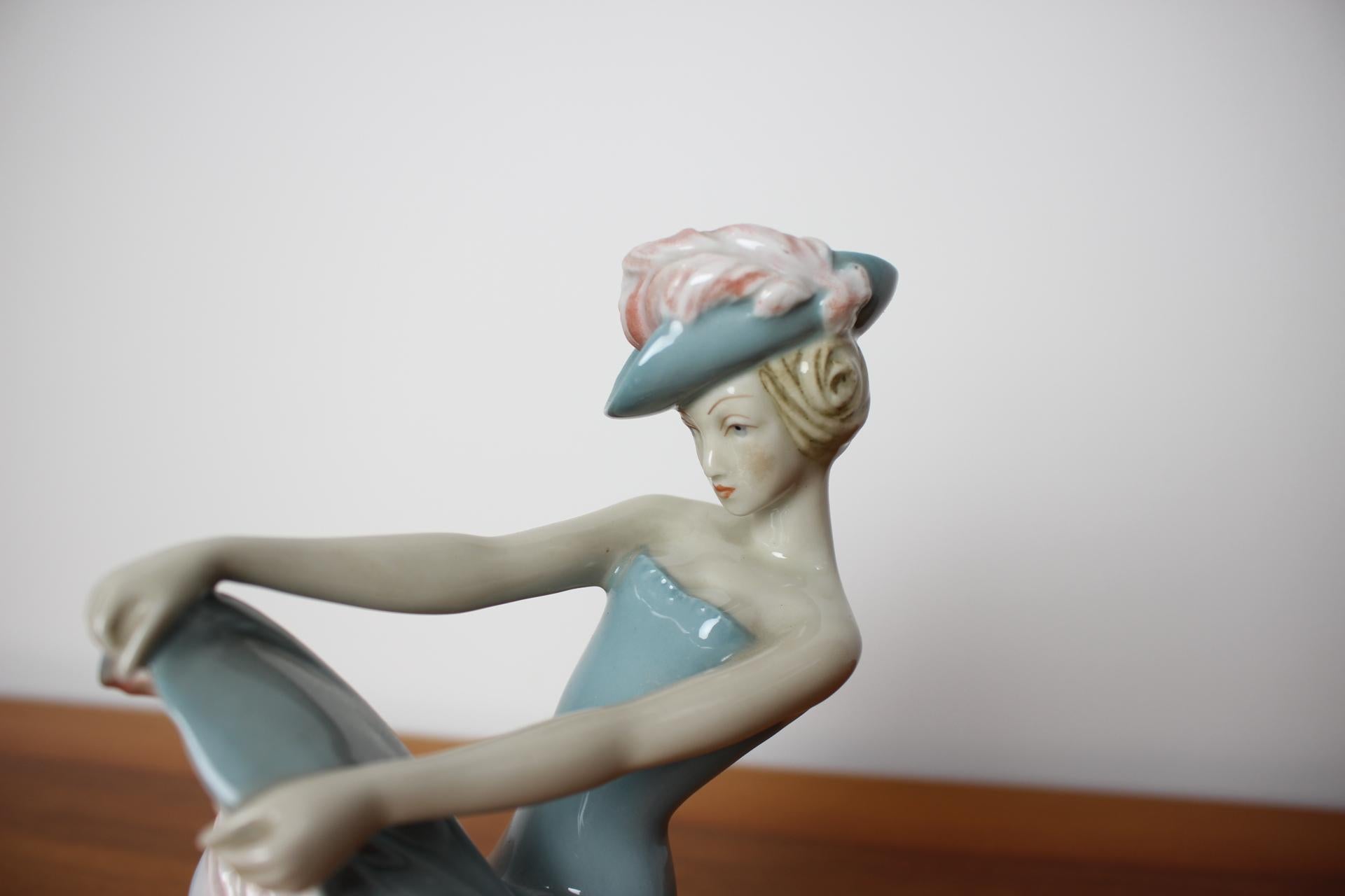 Porcelain Midcentury Sculpture Dancing Woman Designed by Vladimír David for Royal Dux, 195 For Sale