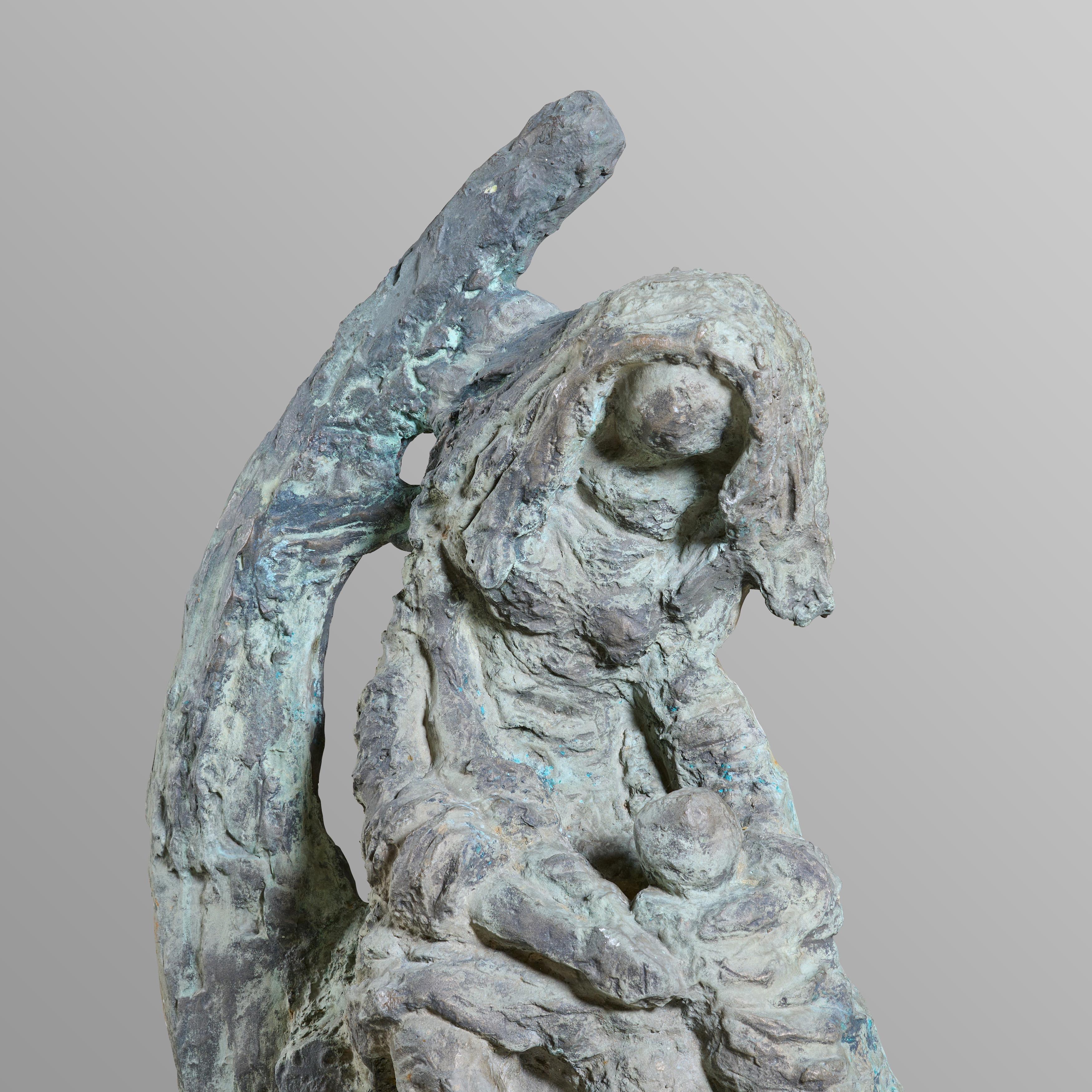 Skulptur von Mutter und Kind aus der Mitte des Jahrhunderts (Mitte des 20. Jahrhunderts) im Angebot