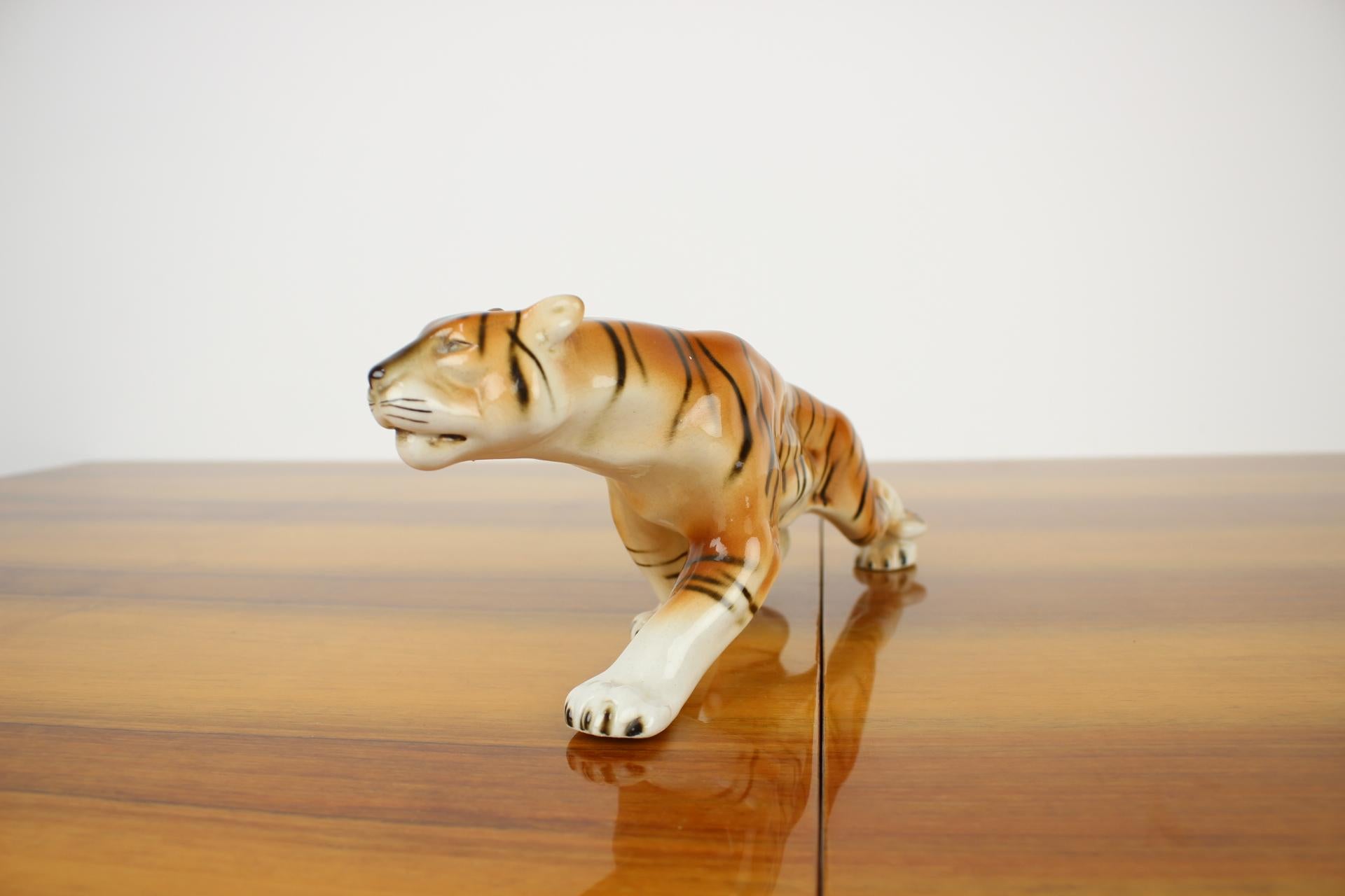 royal dux tiger figurine