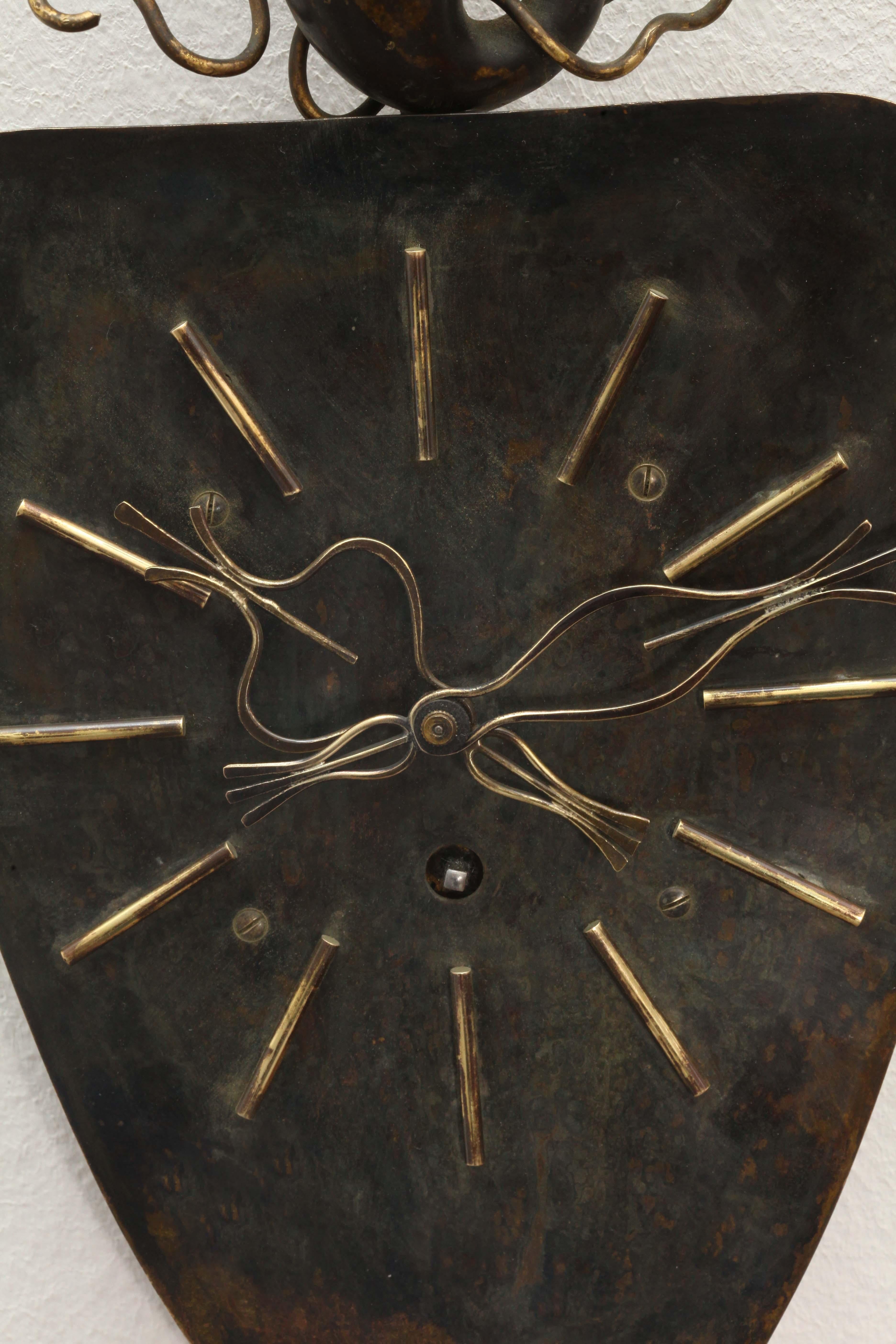 Mid-Century Modern Midcentury Sculpture Wall Clock in the Style of Hagenauer Vienna, 1950 For Sale