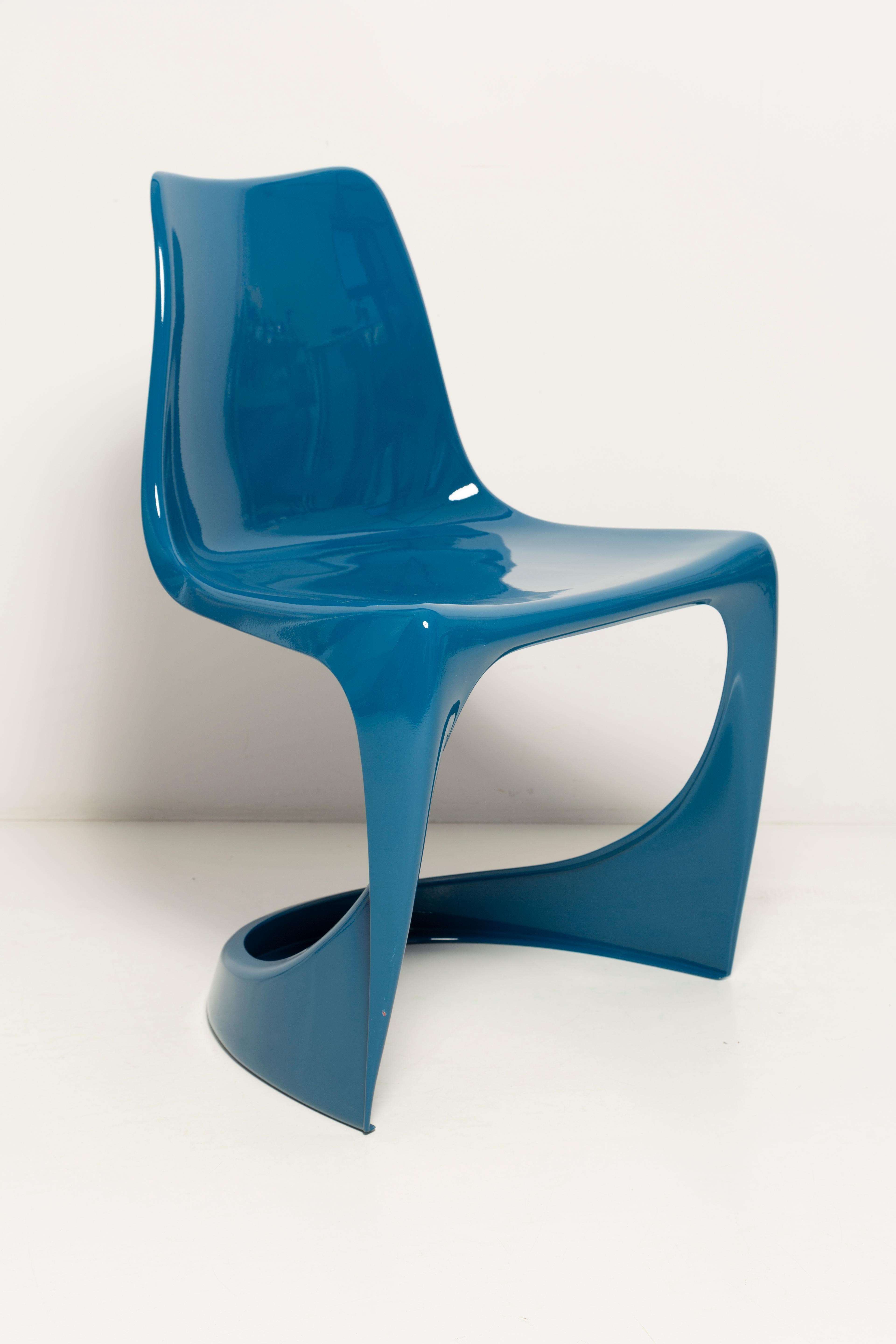 Polish production chairs from Plastics Factory 'Krywald' in Knurow have embossed signatures. They come from the 70s. The author of this project is the Danish architect Steen Østergaard, who in 1966 designed this pattern for Cado manufacture, which