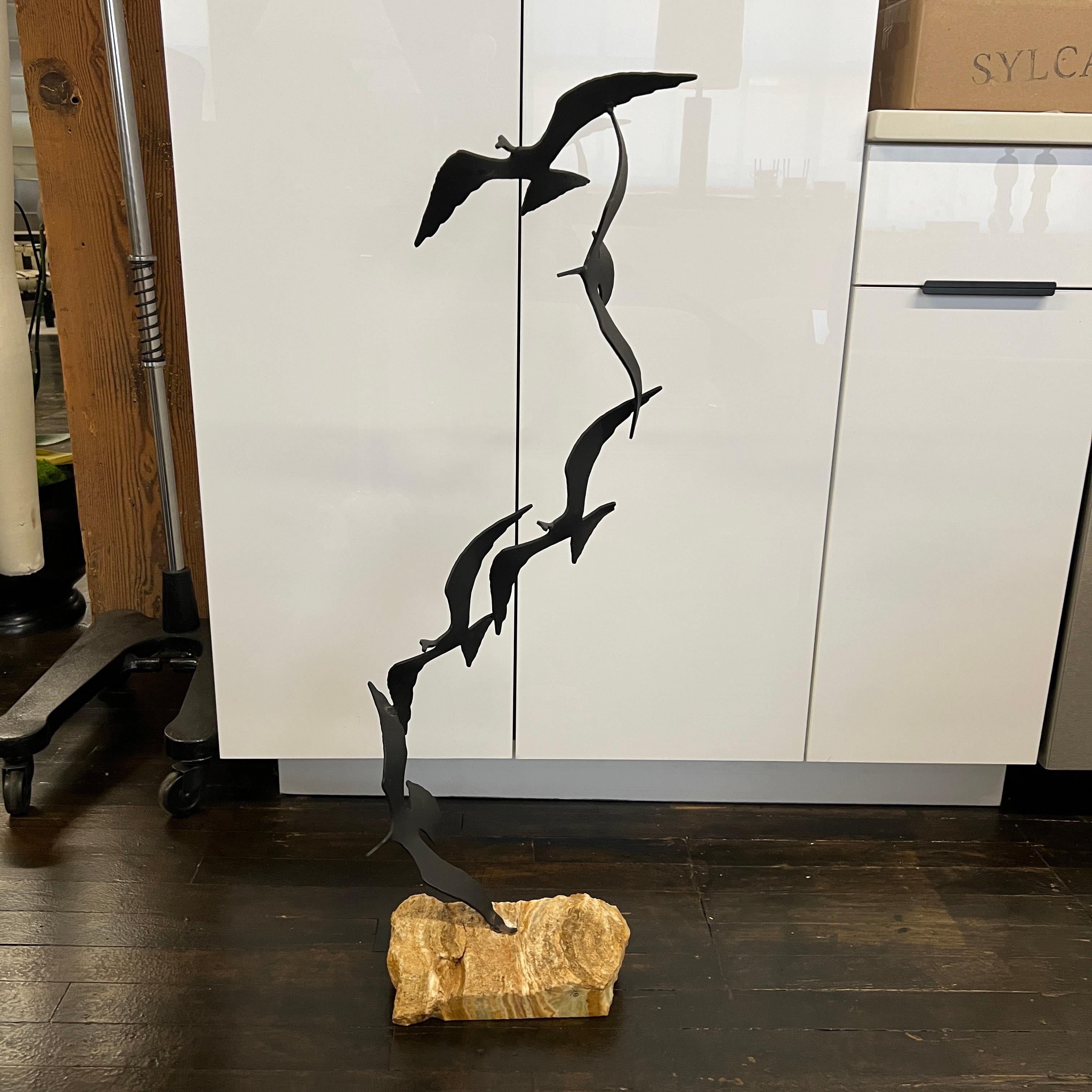 Americano Scultura di gabbiani di metà secolo montata su onice di Bijan Bahar in vendita