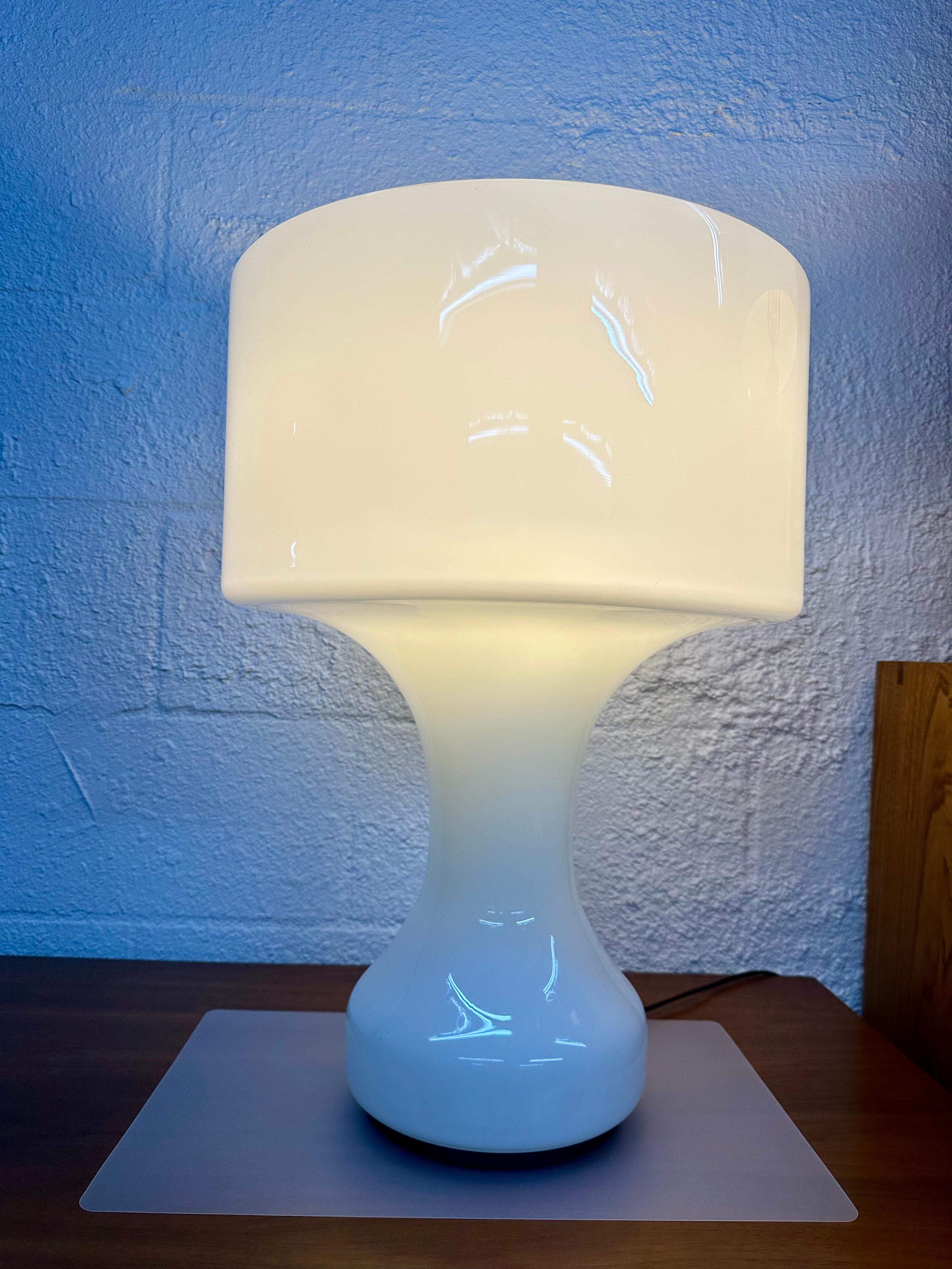 Lámpara de sobremesa de cristal Sebenica de mediados de siglo, de Enrico Capuzzo para Vistosi Moderno de mediados de siglo en venta