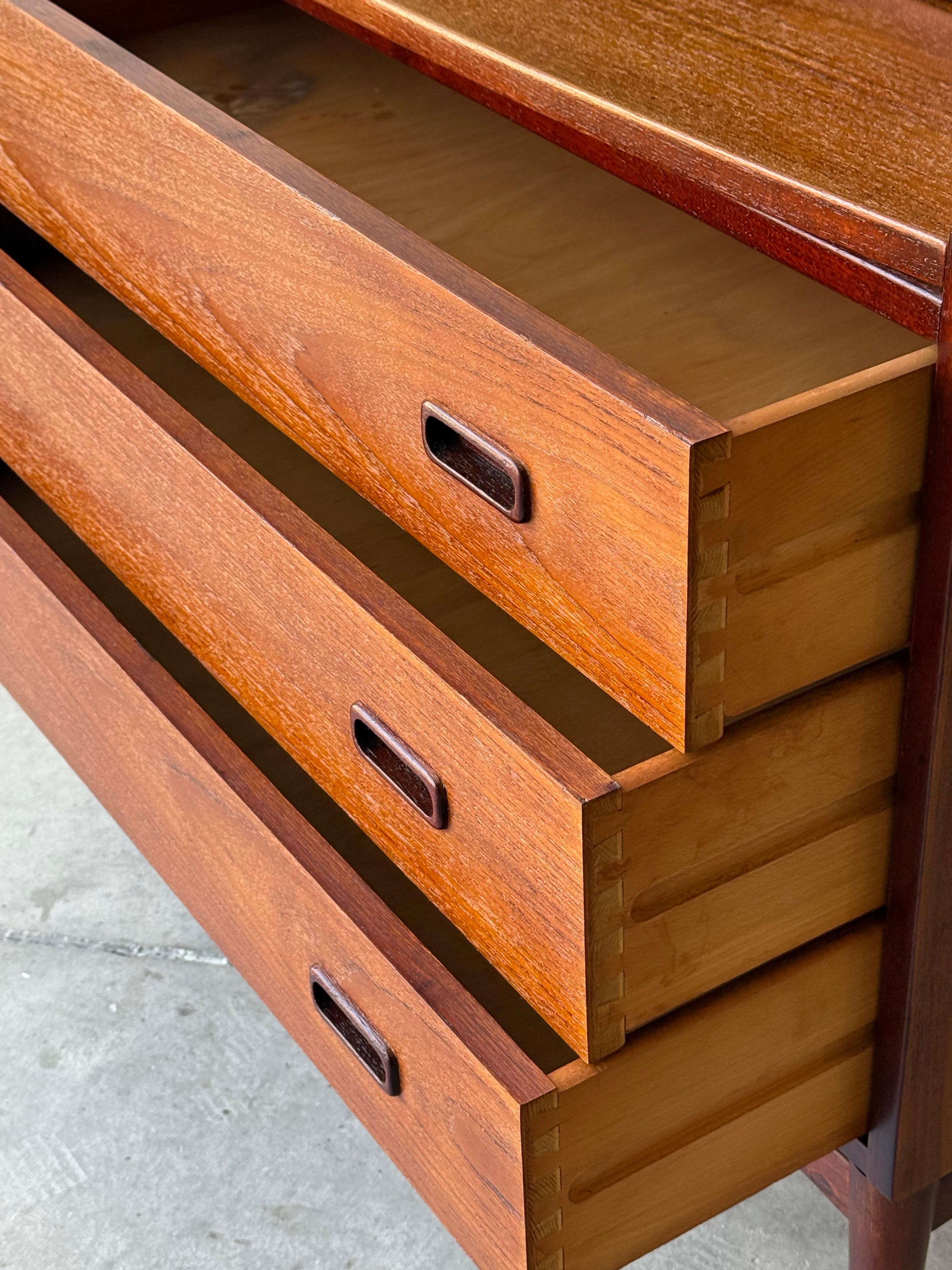 Sekretär-Schreibtisch aus der Mitte des Jahrhunderts von Hovmand Olsen für Mogens Kold im Angebot 4