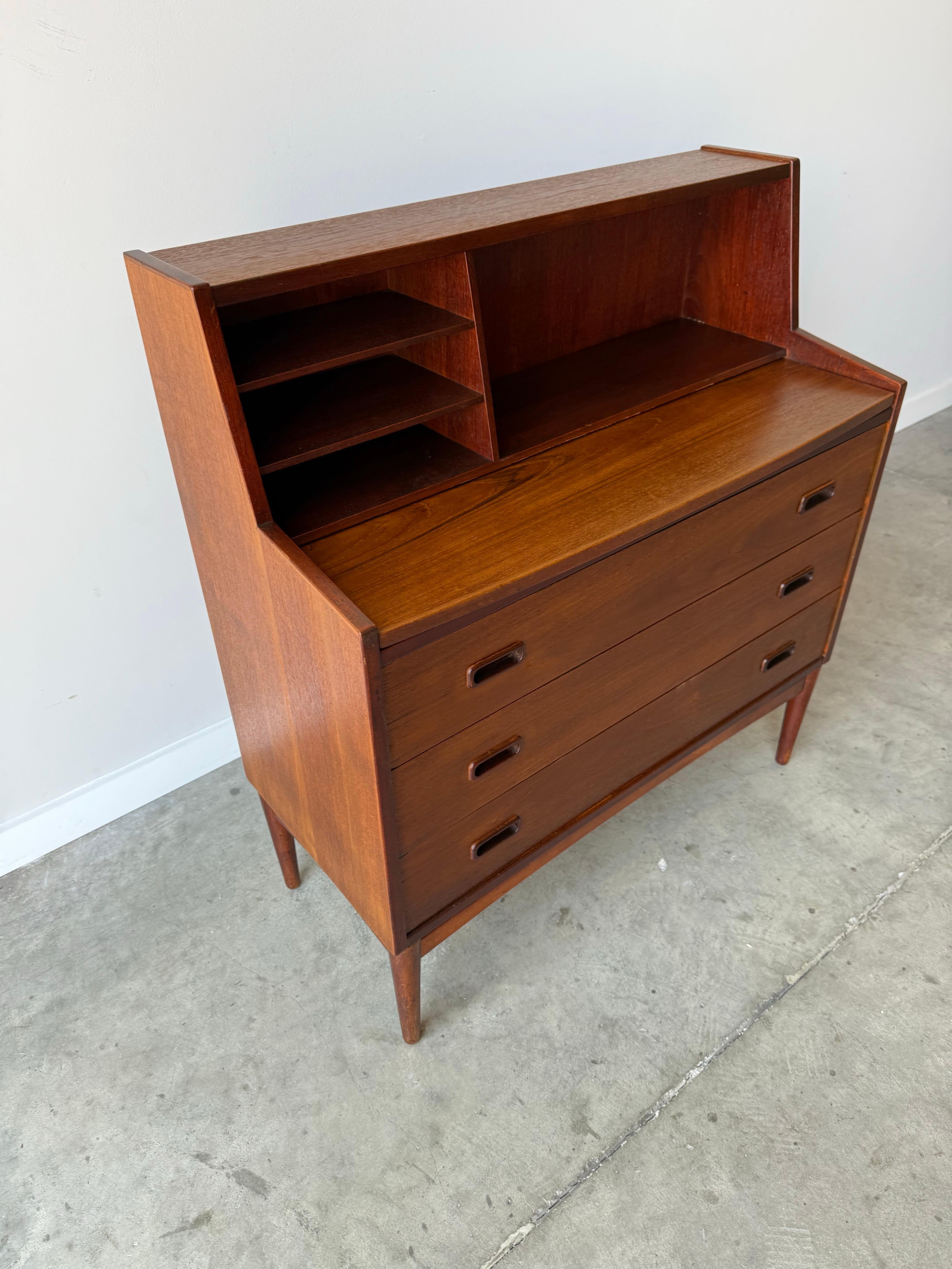 Sekretär-Schreibtisch aus der Mitte des Jahrhunderts von Hovmand Olsen für Mogens Kold im Angebot 5