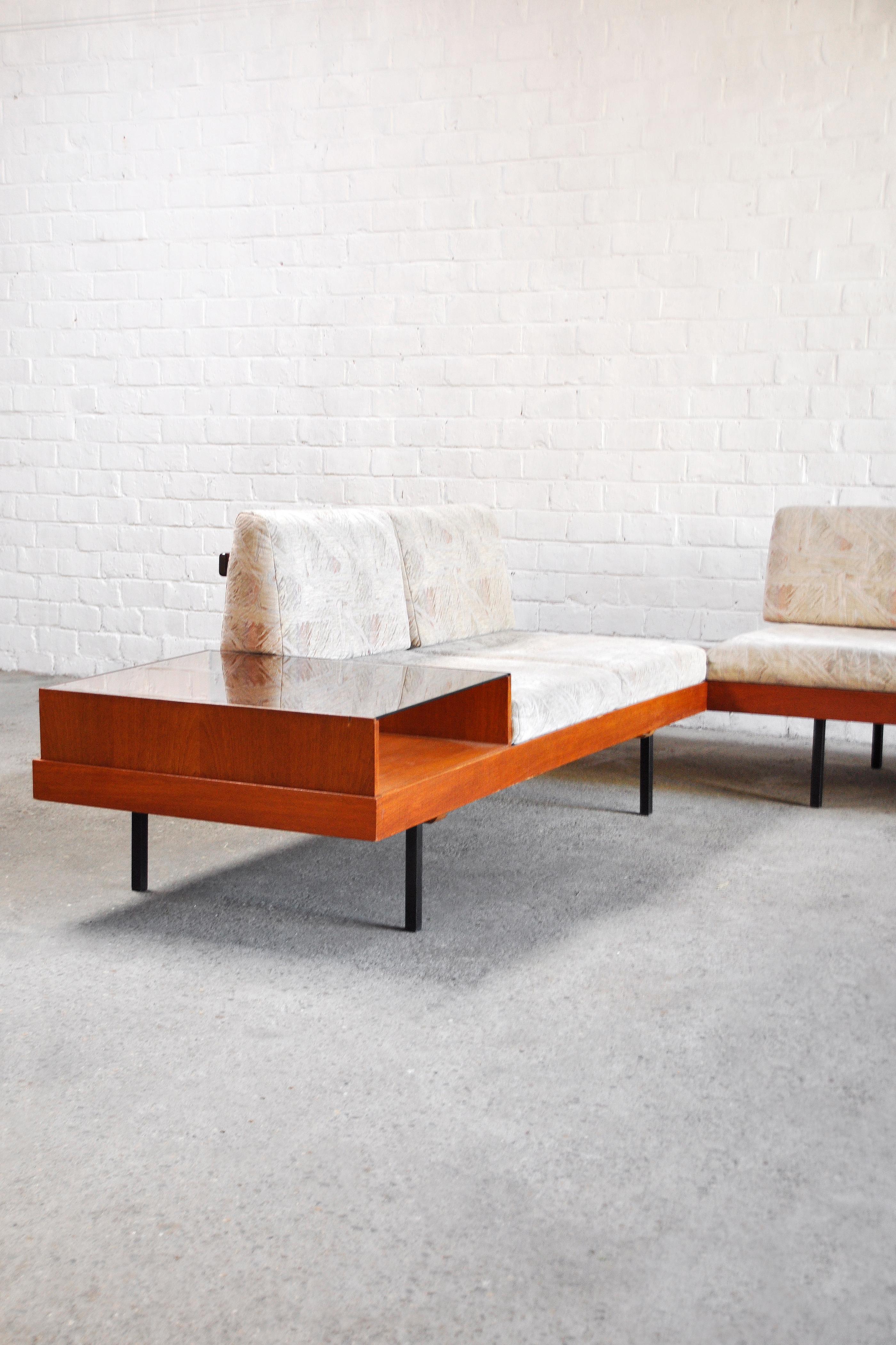 sectional with corner table