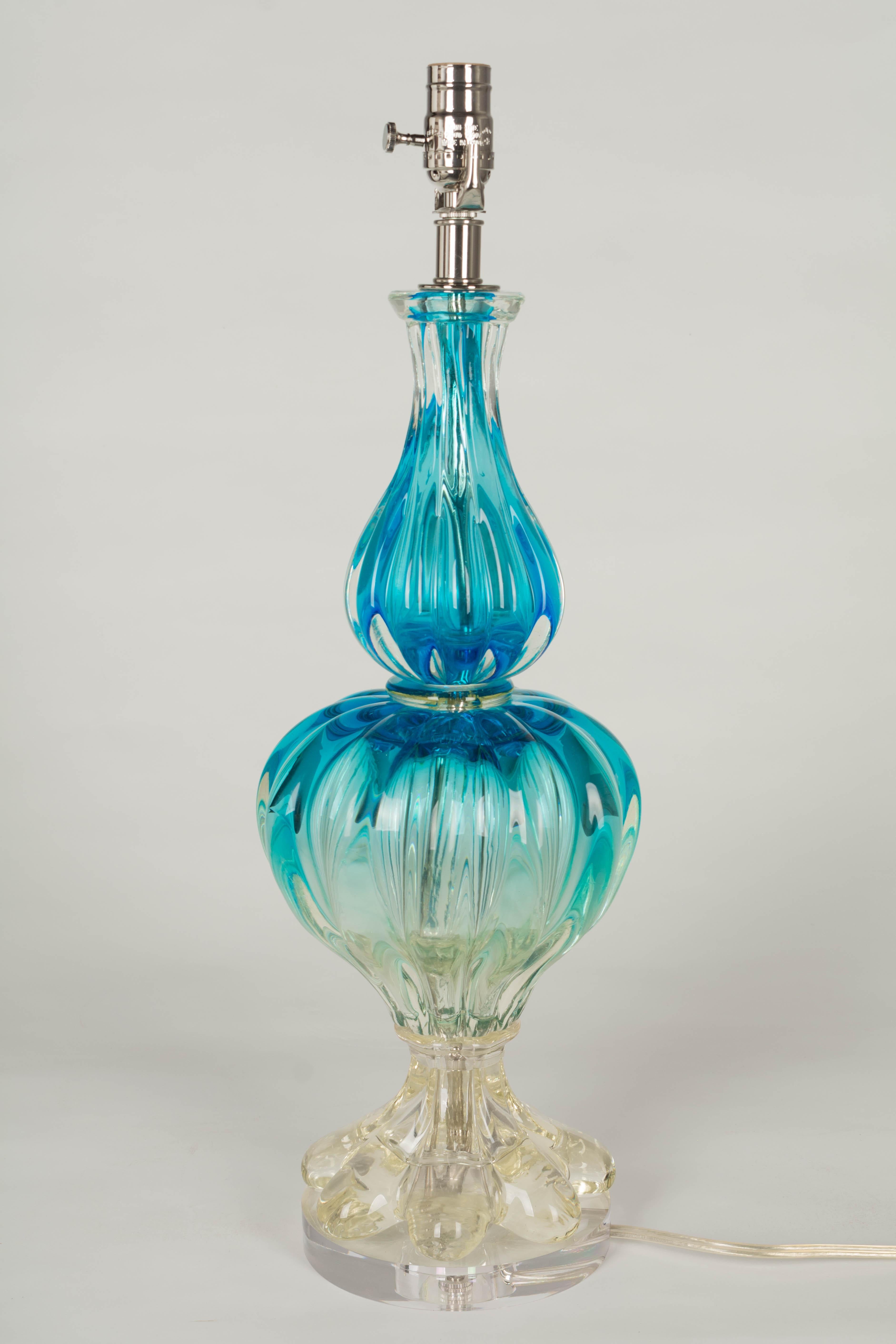Hand-Crafted Midcentury Seguso Murano Glass Lamp For Sale