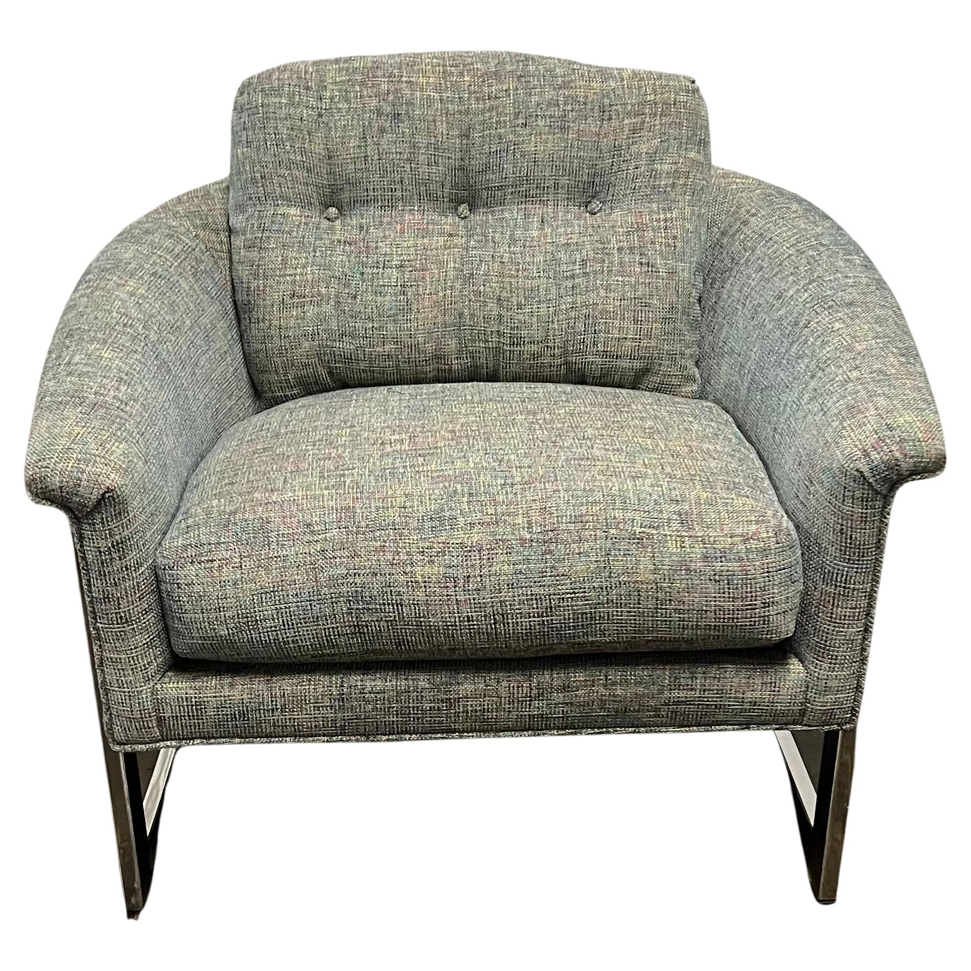 Fauteuil de salon Selig du milieu du siècle dernier en tweed bleu à dossier baril sur base chromée en vente