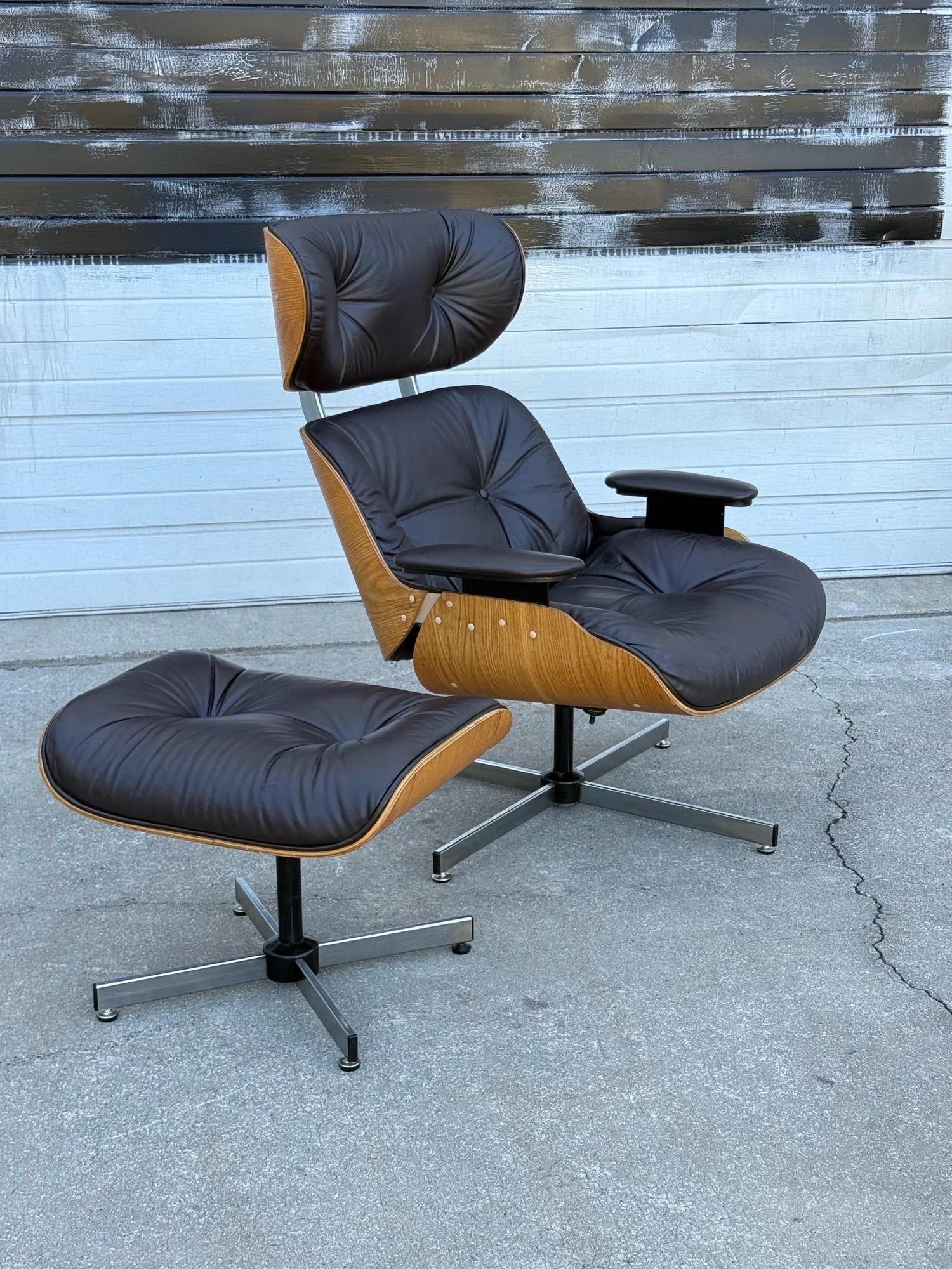 Salon et pouf Selig du milieu du siècle Bon état - En vente à Raleigh, NC