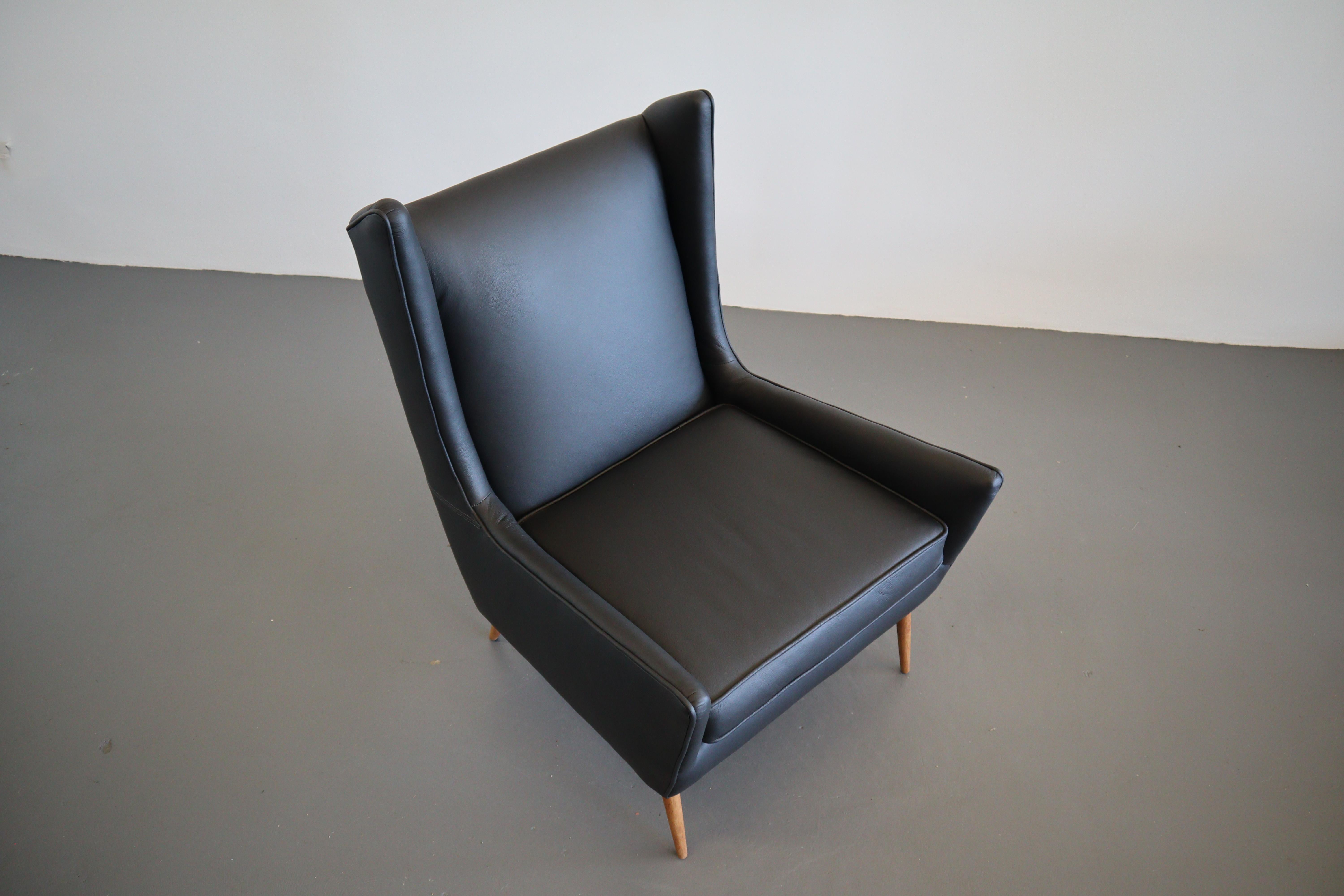 Mid-Century Modern Mid Century Selig Lounge Chair in Leather For Sale
