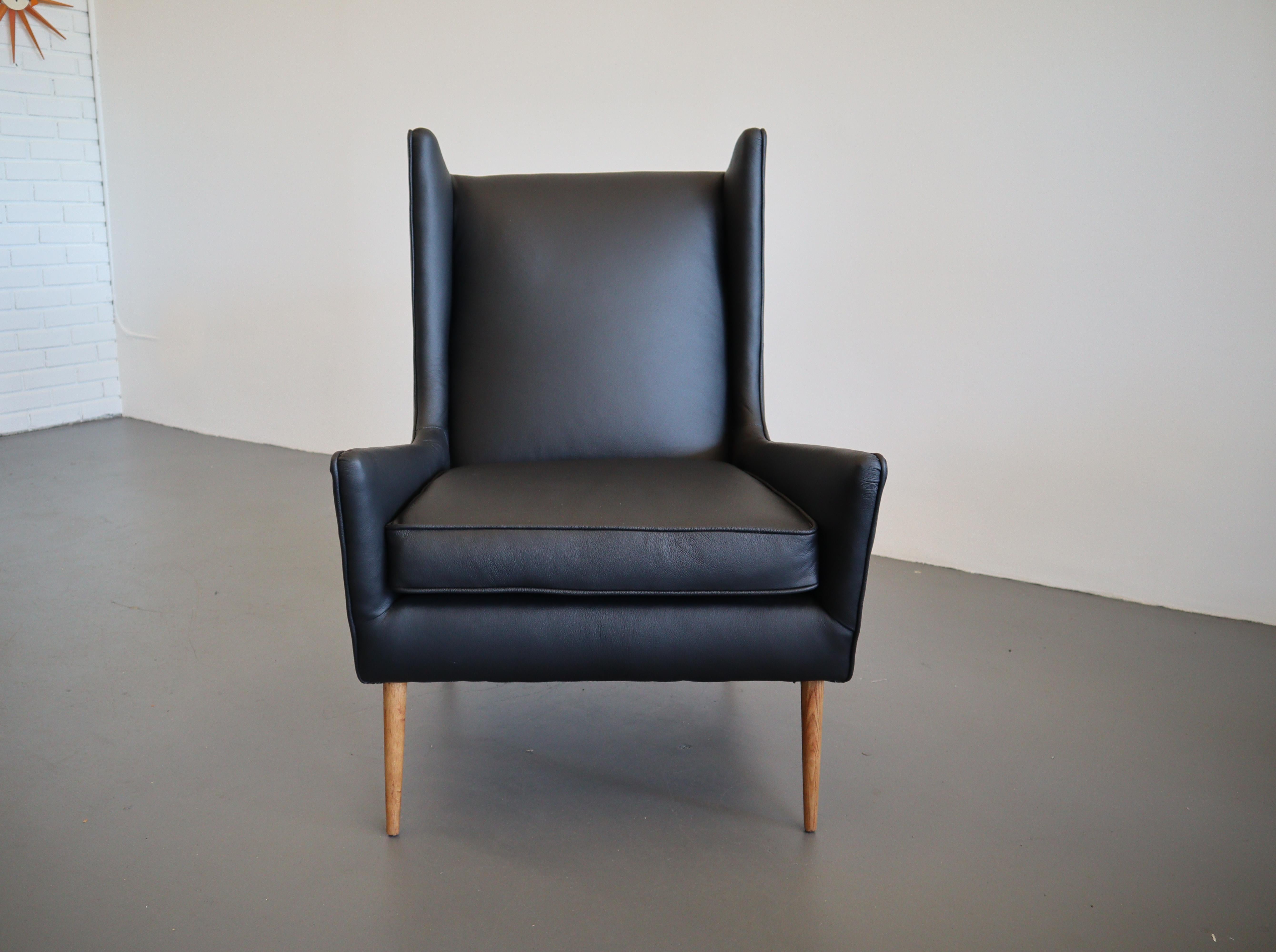 Mid Century Selig Lounge Chair in Leather For Sale 2
