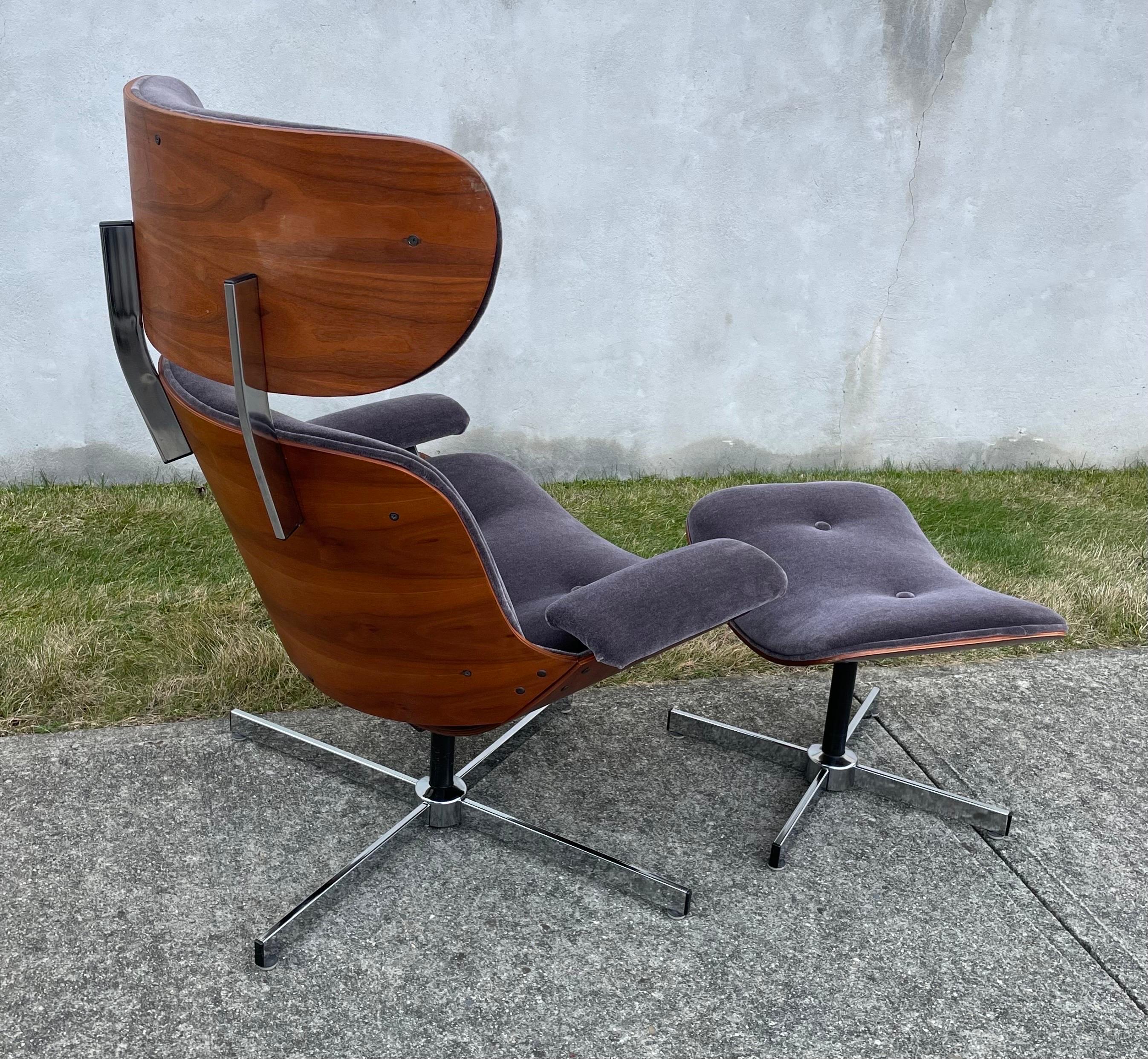 Mid Century Lounge Chair & Ottoman in Gray Mohair by Selig For Sale 1
