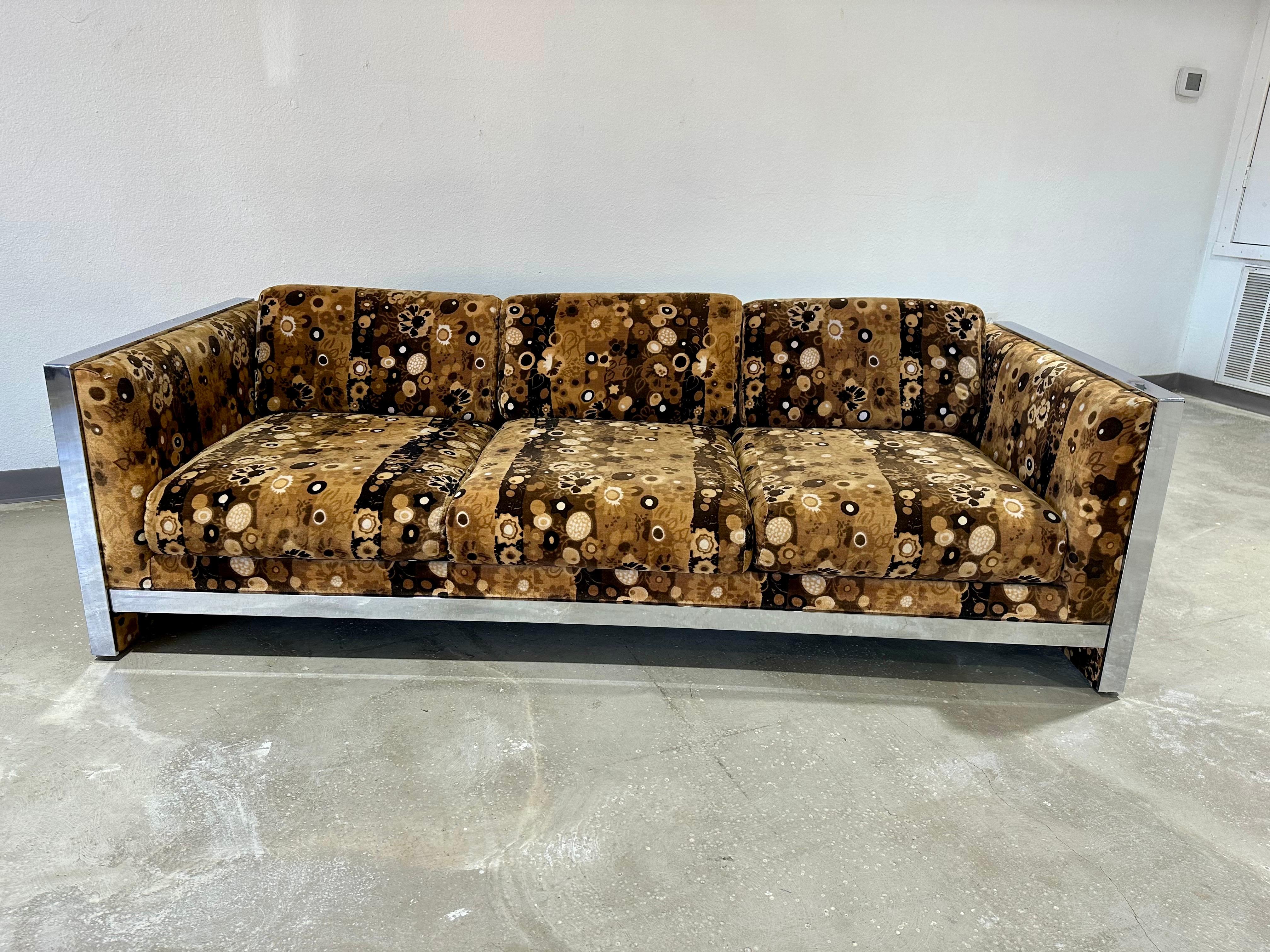 Mid-Century Modern Canapé Selig Mid Century en tissu d'ameublement Jack Lenor Larsen Primavera