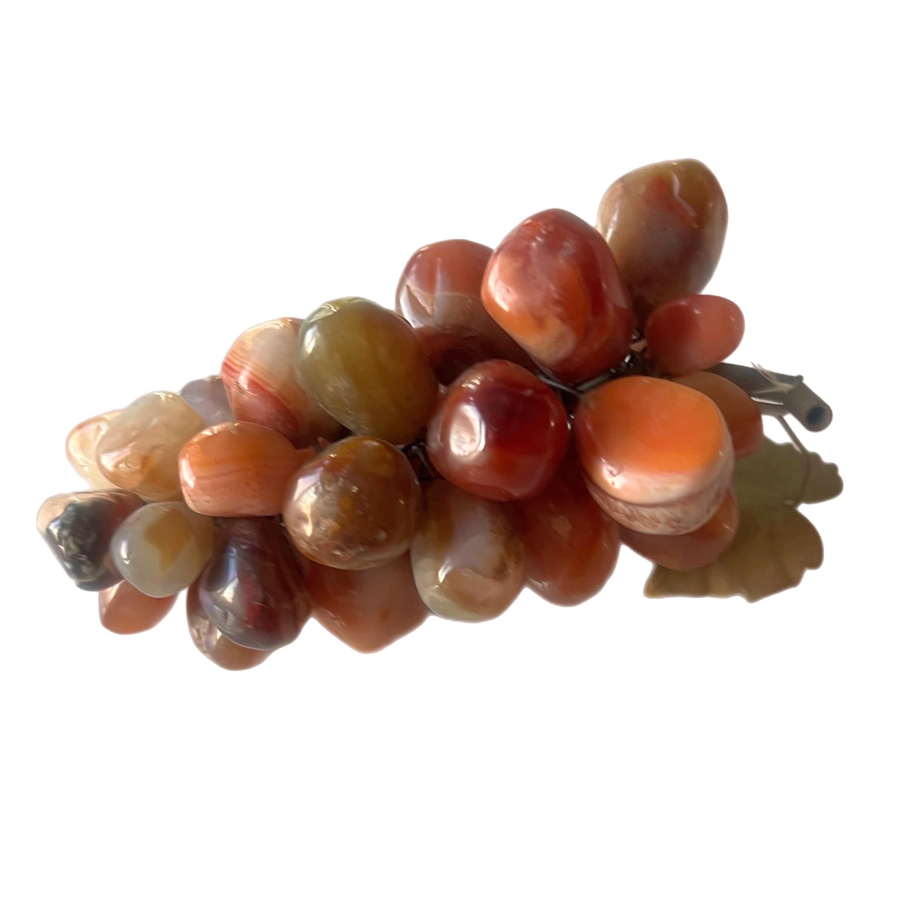 Racimos de uvas de piedras semipreciosas de mediados de siglo - un par en Bueno estado para la venta en Charleston, SC
