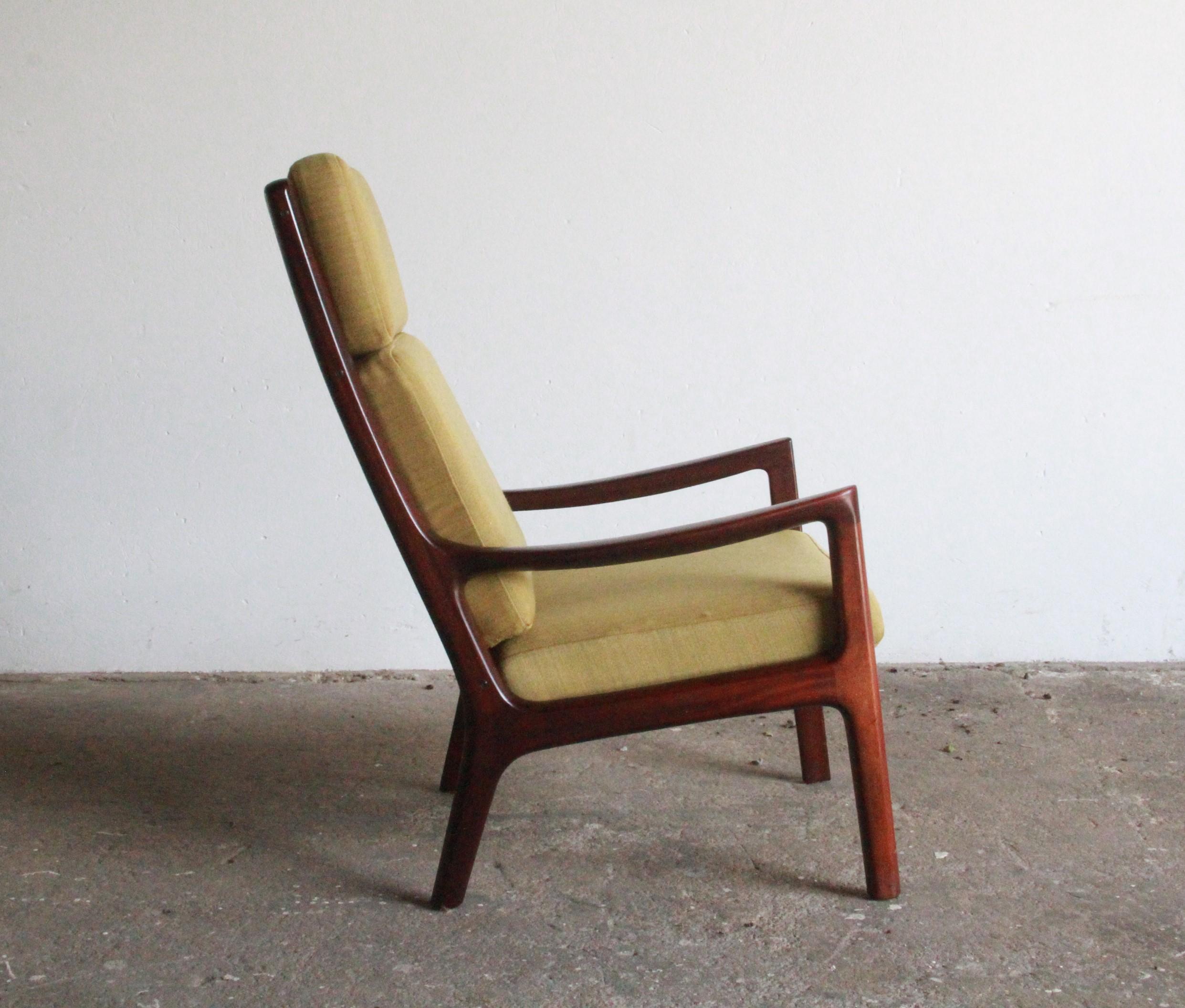 Silla Senator de Mitad de Siglo con Respaldo Alto de Ole Wanscher Tela en venta