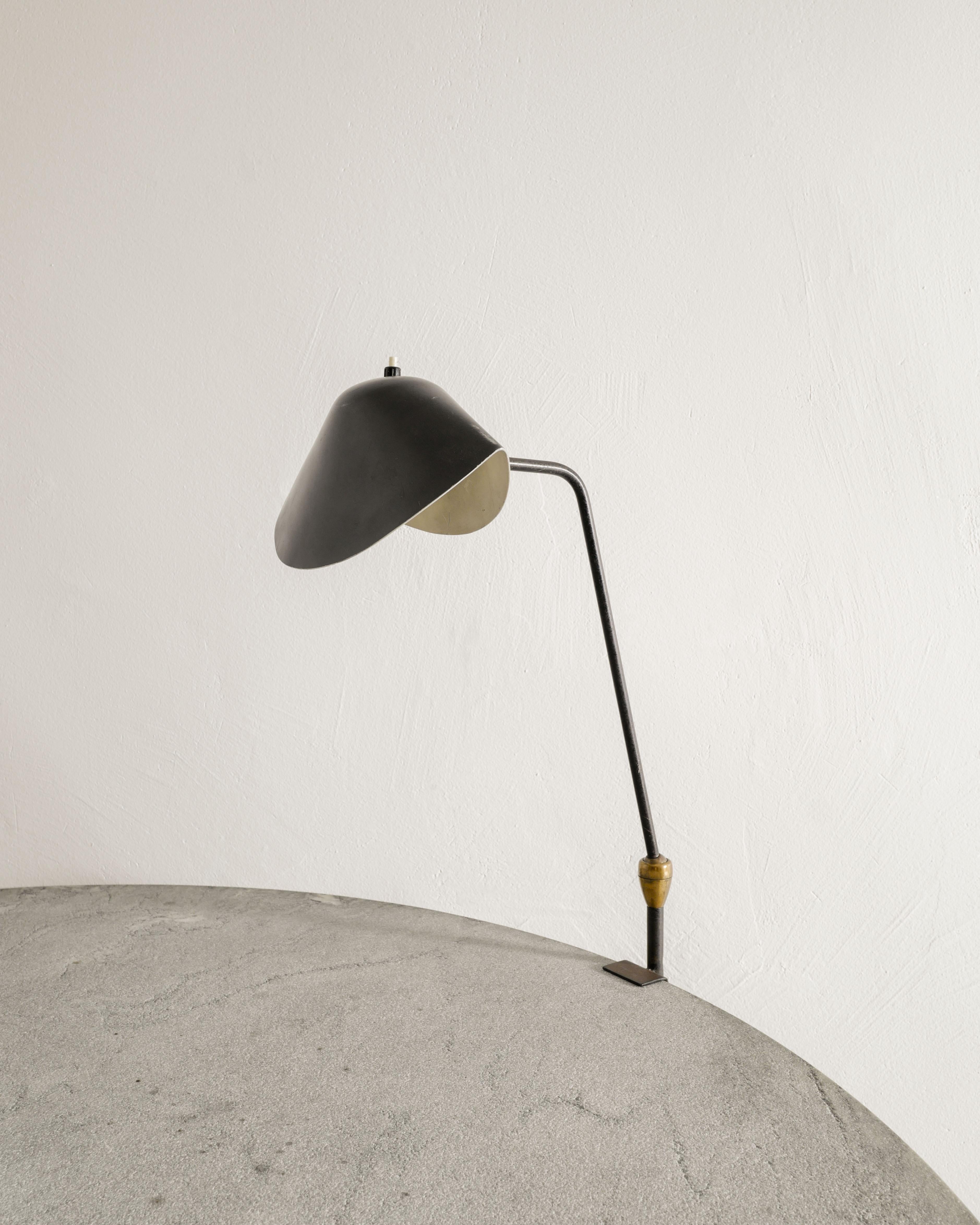 Lampada da tavolo in metallo Serge Mouille Agrafée di metà secolo A. Simon Paris, anni '50 in vendita 2