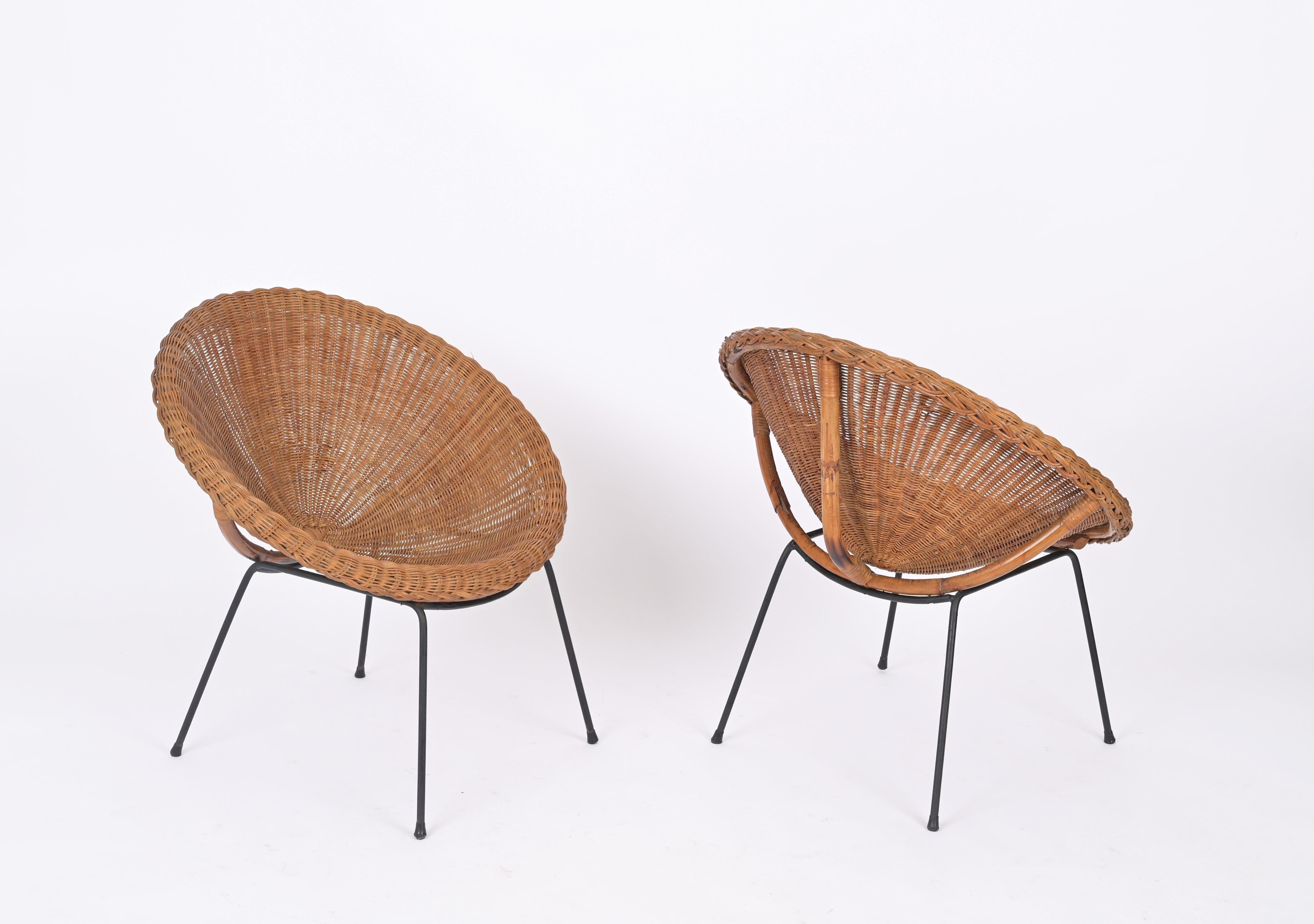 Ensemble, chaises et table basse du milieu du siècle en rotin, osier et fer, Italie, années 1950 en vente 2