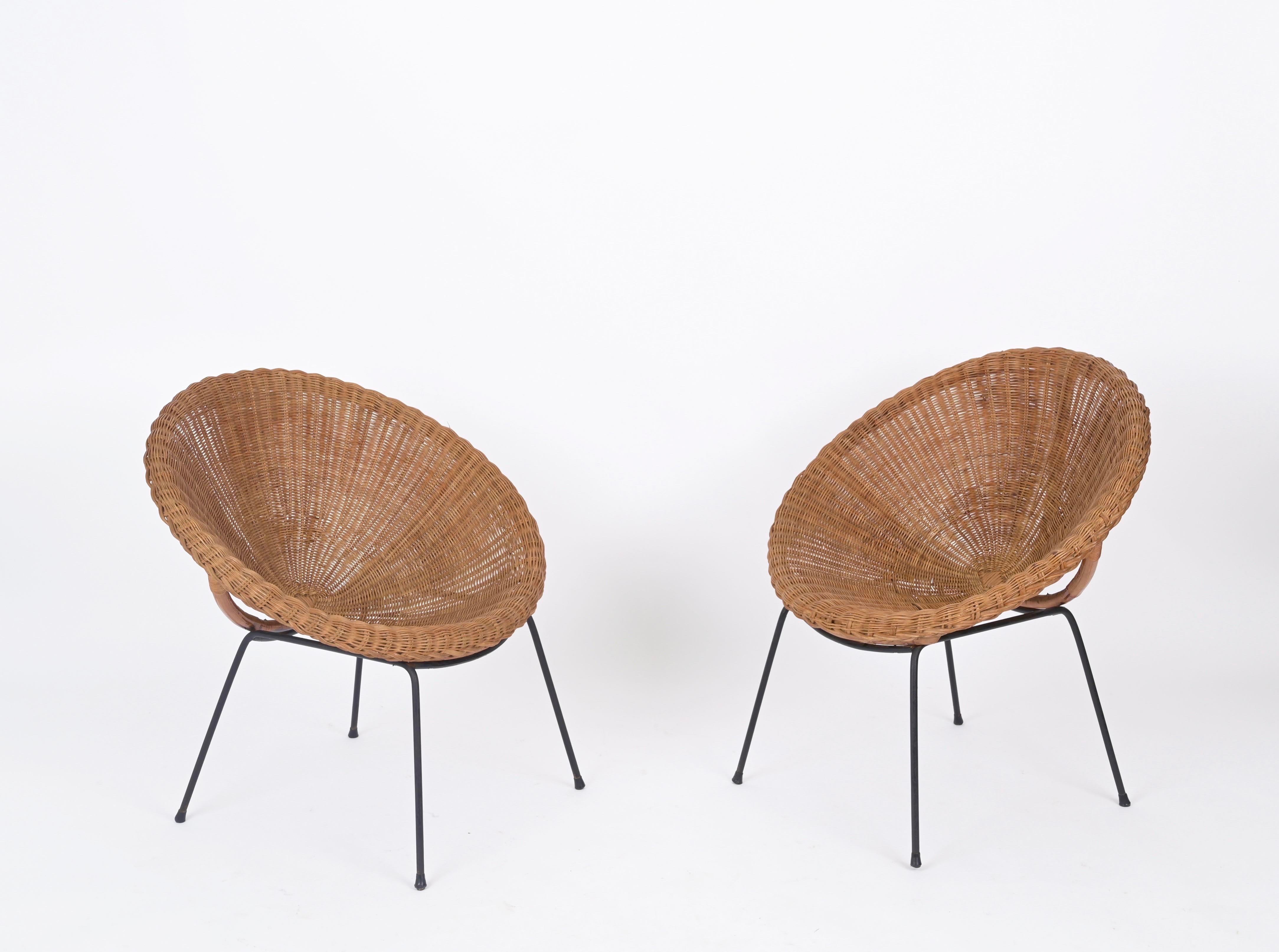 Italian Mid-Century Set, Chairs and Coffee Table in Rattan, Wicker and Iron, Italy 1950s For Sale
