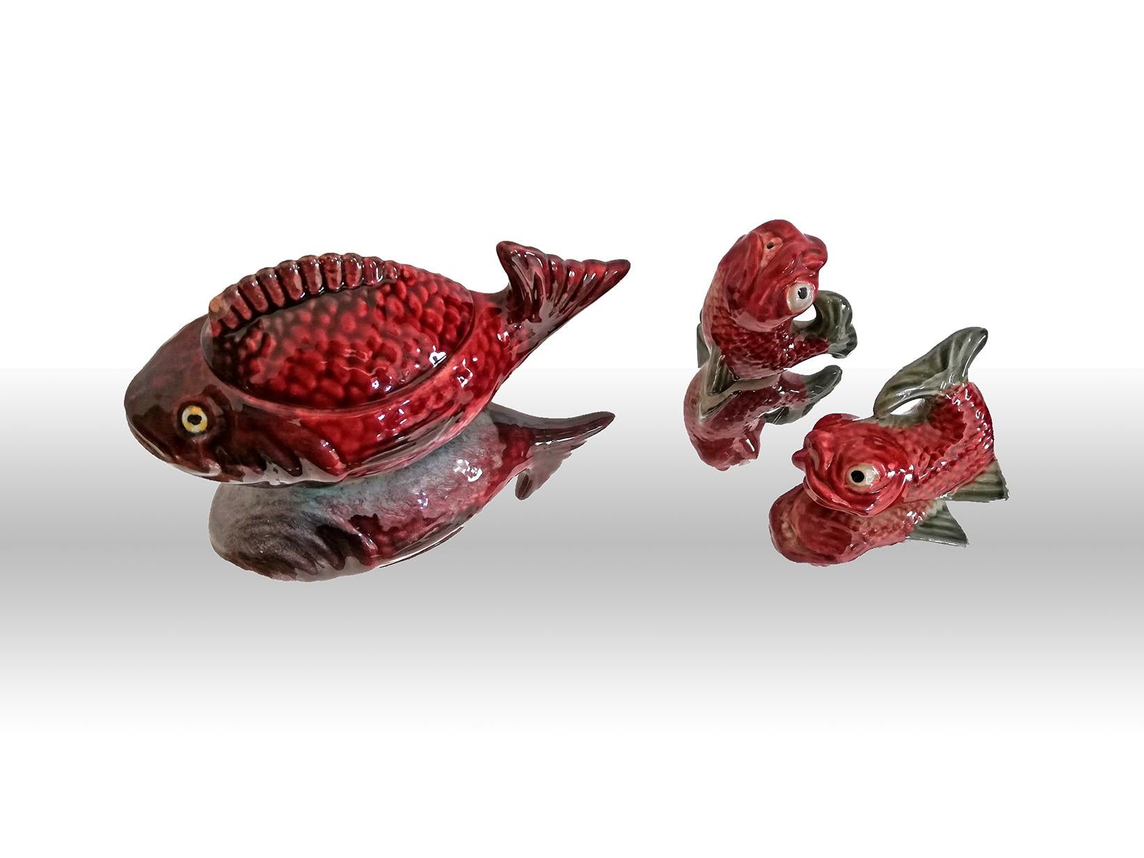 Portuguese Midcentury Set Majolica Red Fish Ceramic Covered Sauce Tureen Box Salt & Pepper For Sale