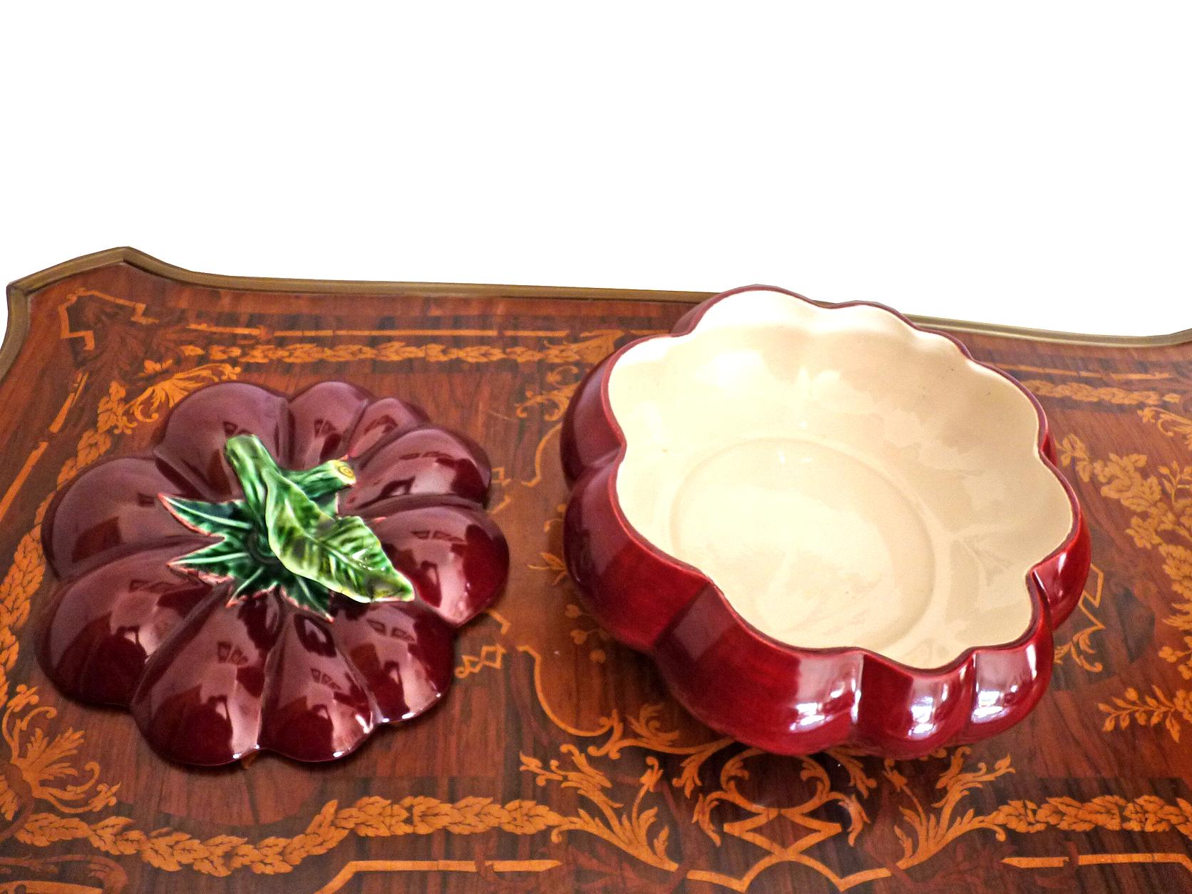 Midcentury Set Majolica Red Tomato Ceramic Covered Tureen Box & Sugar Jam Bowl  In Good Condition In Coimbra, PT