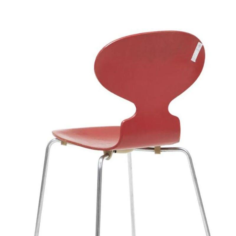 Danish Mid-Century Set of 12 Ant Chairs by Arne Jacobsen, in Red, for Fritz Hansen For Sale