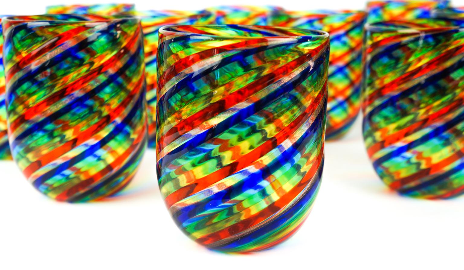 Ensemble de 12 gobelets colorés de Murano « Goti De Fornasa » du milieu du siècle dernier en vente 4