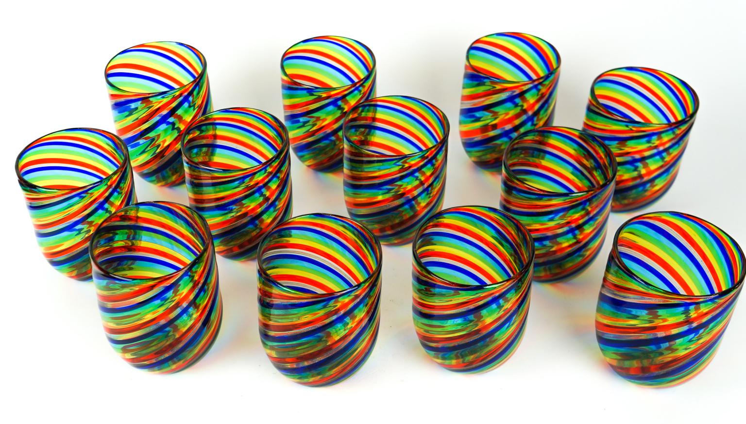 Ensemble de 12 gobelets colorés de Murano « Goti De Fornasa » du milieu du siècle dernier en vente 6